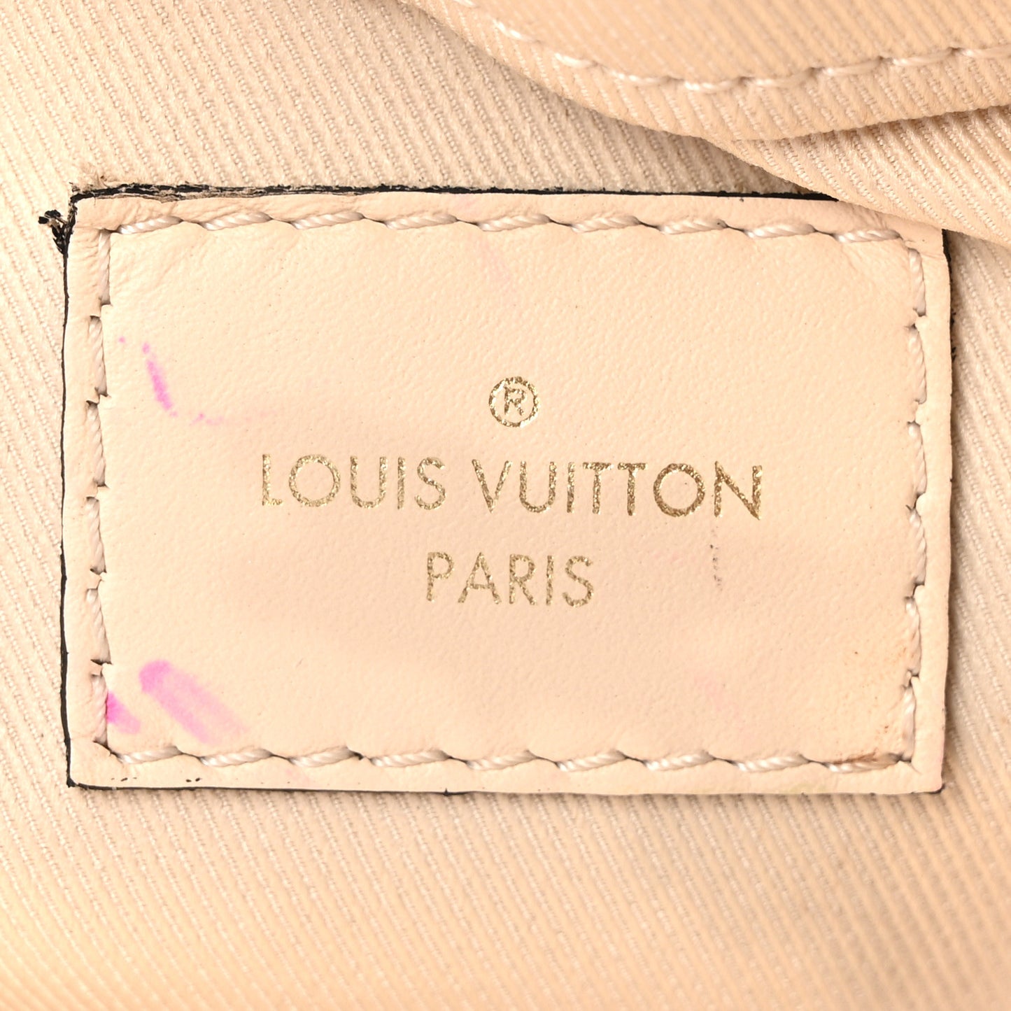 Monogram Saintonge Creme