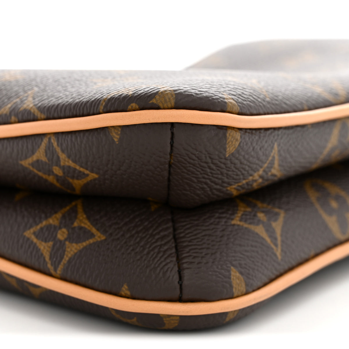 Monogram Liv Pochette