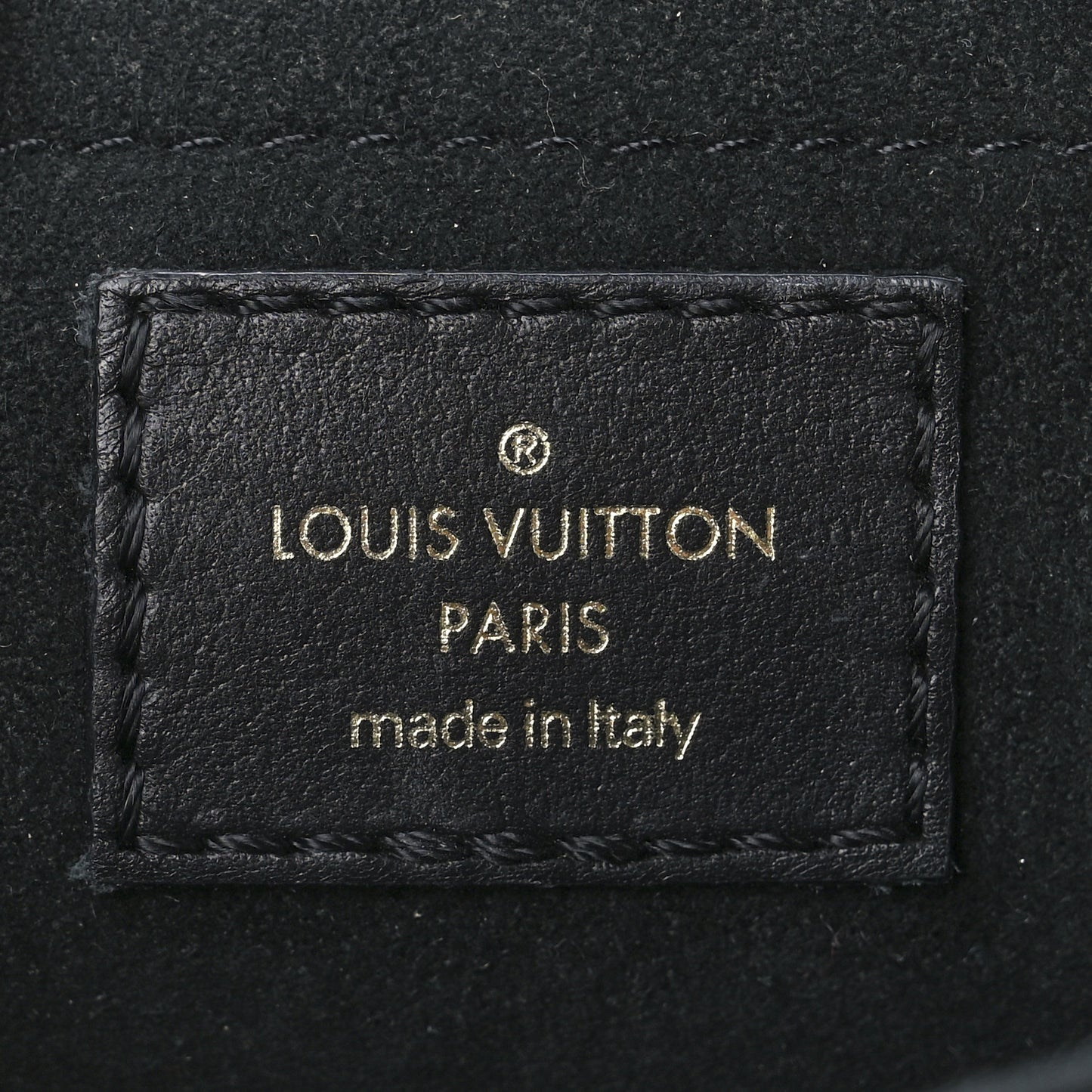 Calfskin New Wave Chain PM Black