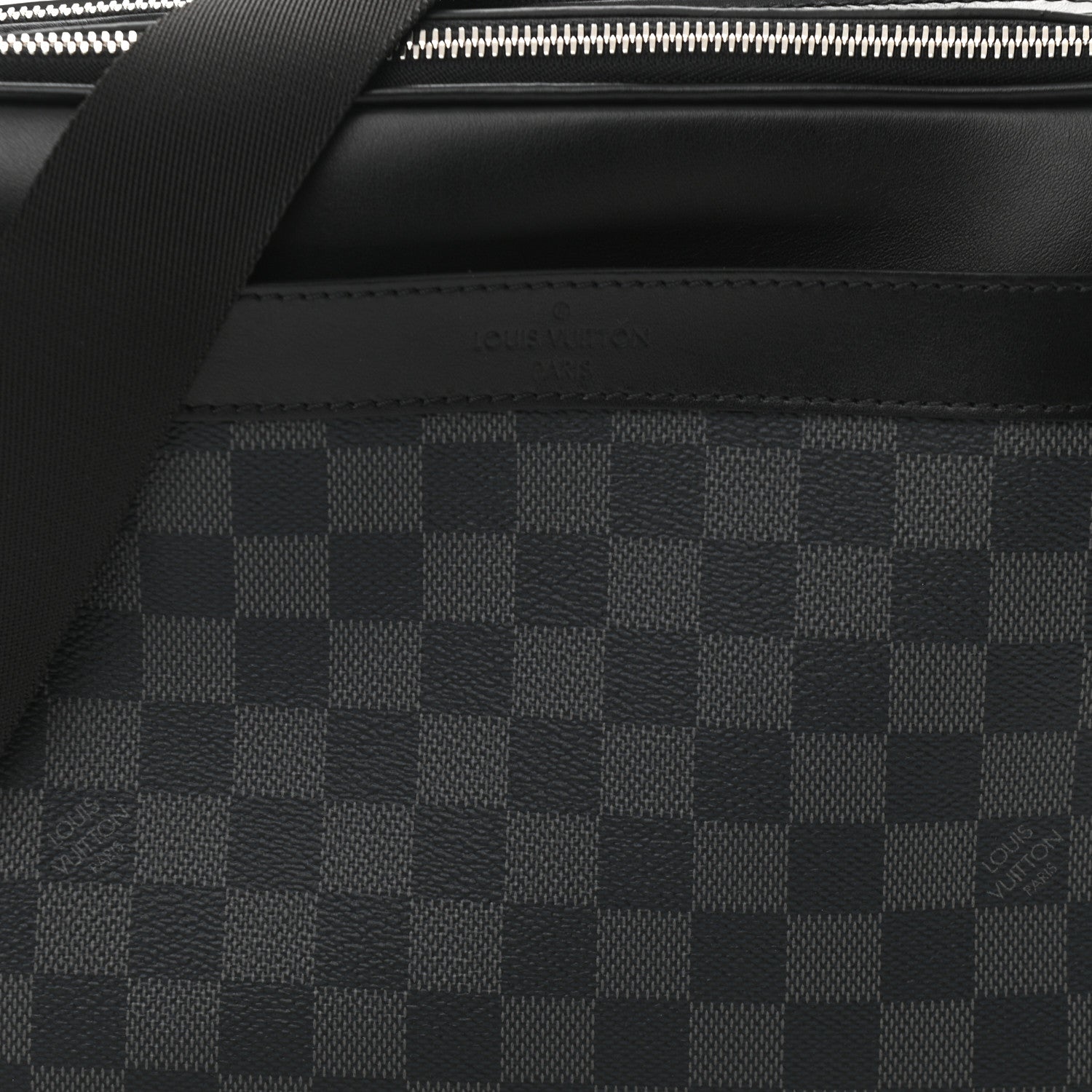 Louis Vuitton Damier Graphite Messenger 8 of 11