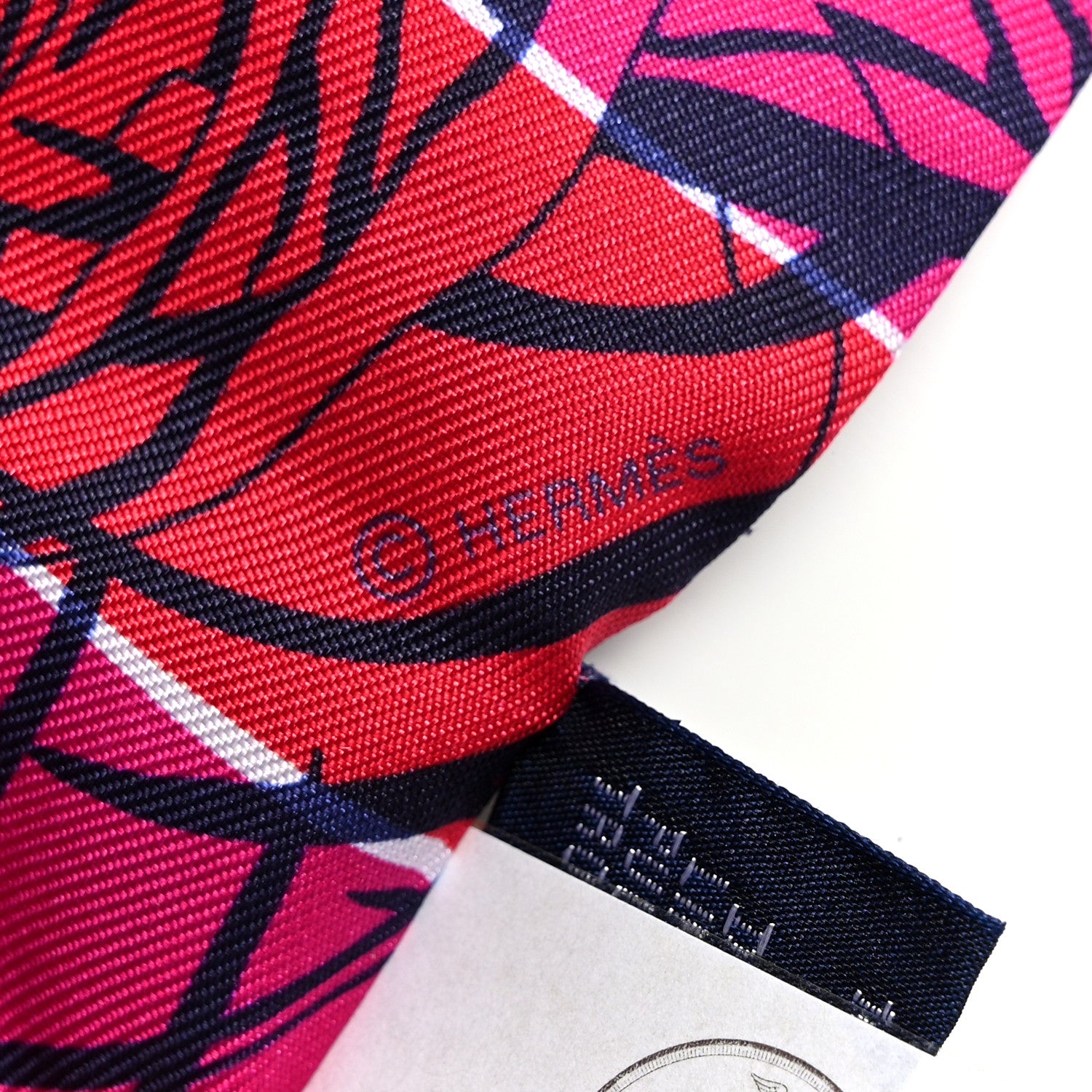 Hermes Silk Jungle Love Rainbow Twilly Rose Vif Encre White 4 of 6