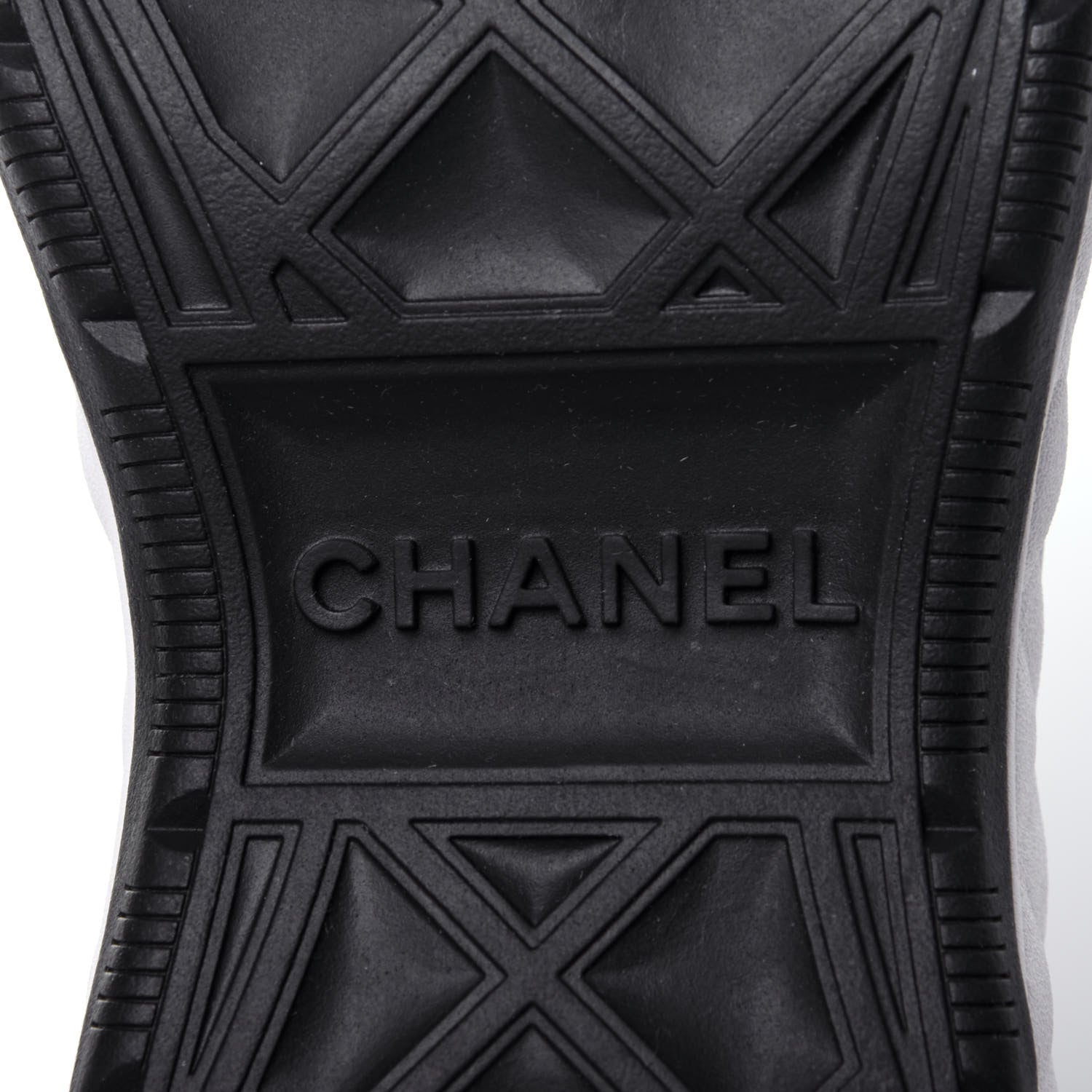Chanel Velvet Calfskin Mixed Fibers CC Sneakers 38 Ivory Black 9 of 12