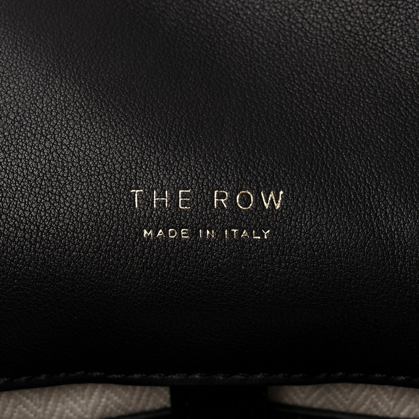 Polished Saddle Calfskin Soft Margaux 17 Black