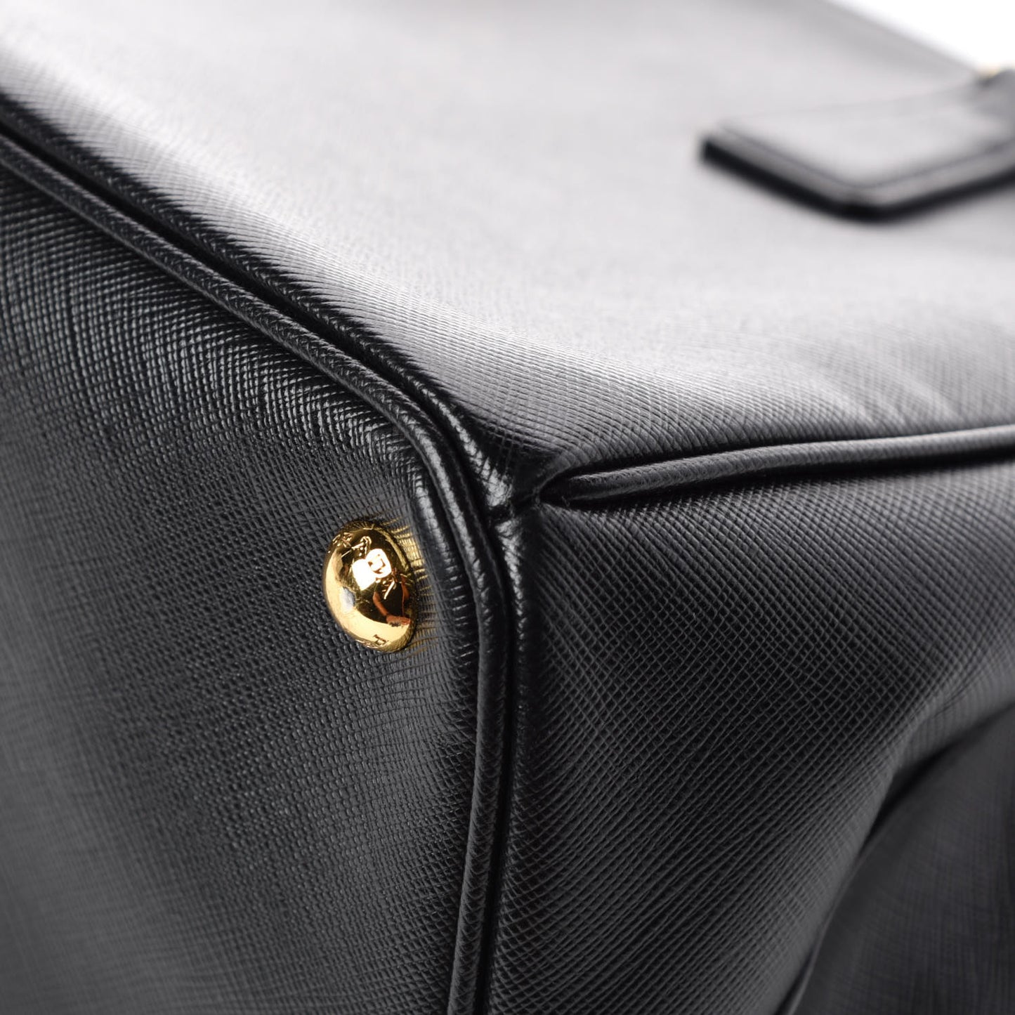 Saffiano Medium Galleria Double Zip Tote Black