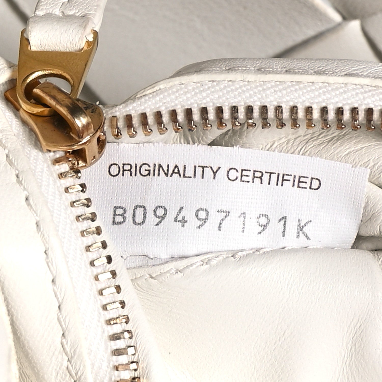 Bottega Veneta Grained Calfskin Maxi Intrecciato Cassette Crossbody Bag White 7 of 12