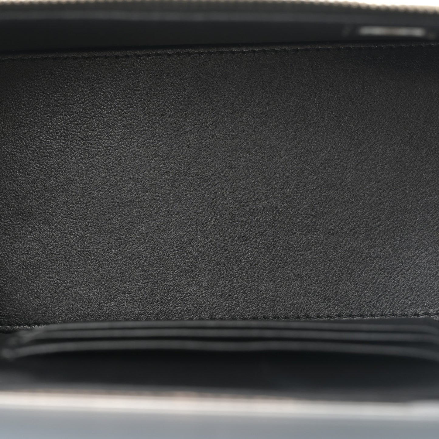 Lambskin Quilted Small Top Handle Vanity Case With Chain Black