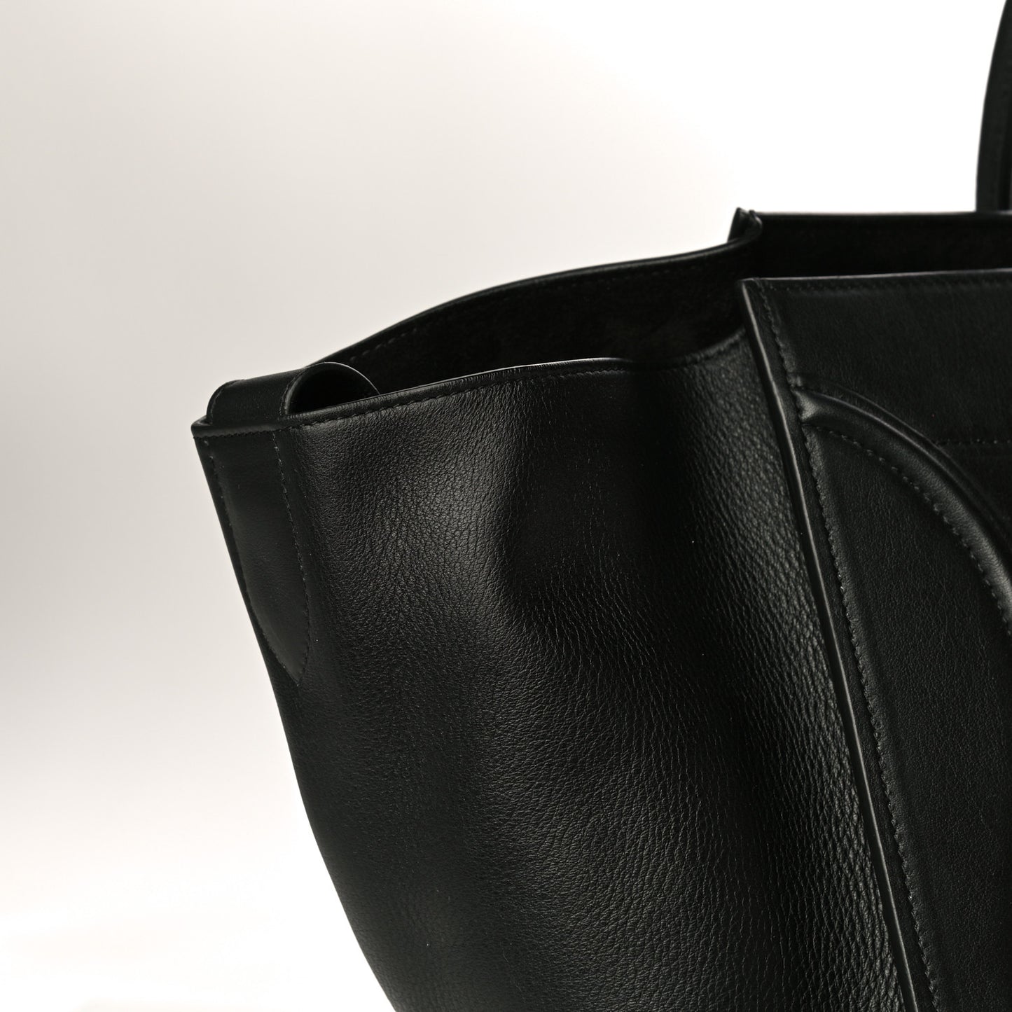 Supple Calfskin Medium Phantom Luggage Black