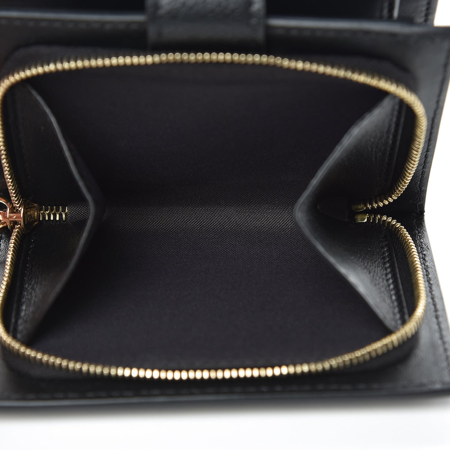 Vitello Cruise F is Fendi Bi-Color FF 1974 Embossed Compact Wallet Black Maya