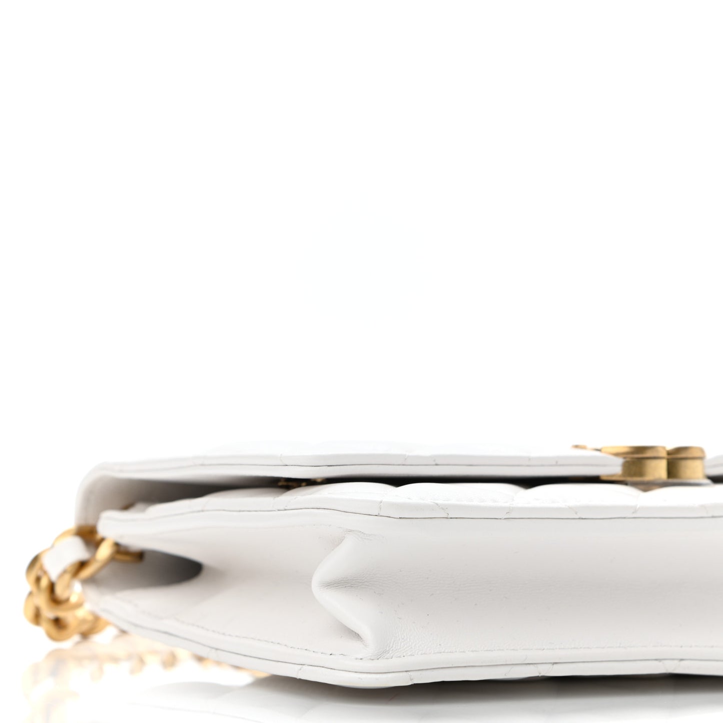 Lambskin Resin Quilted Wallet On Chain WOC White