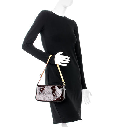 Louis Vuitton Vernis Pochette Accessories NM Amarante 2 of 7