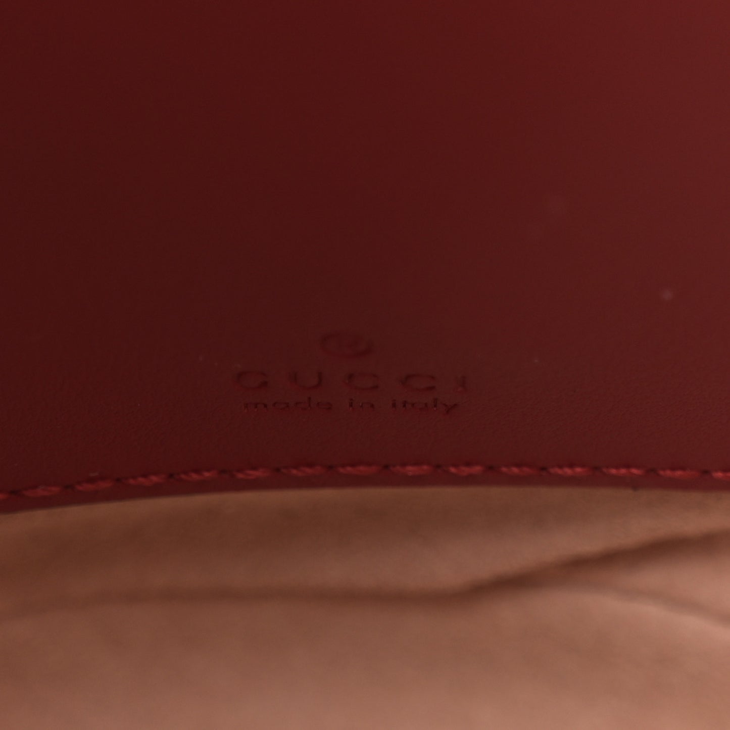 Calfskin Matelasse Mini GG Marmont 2.0 Bucket Bag Hibiscus Red
