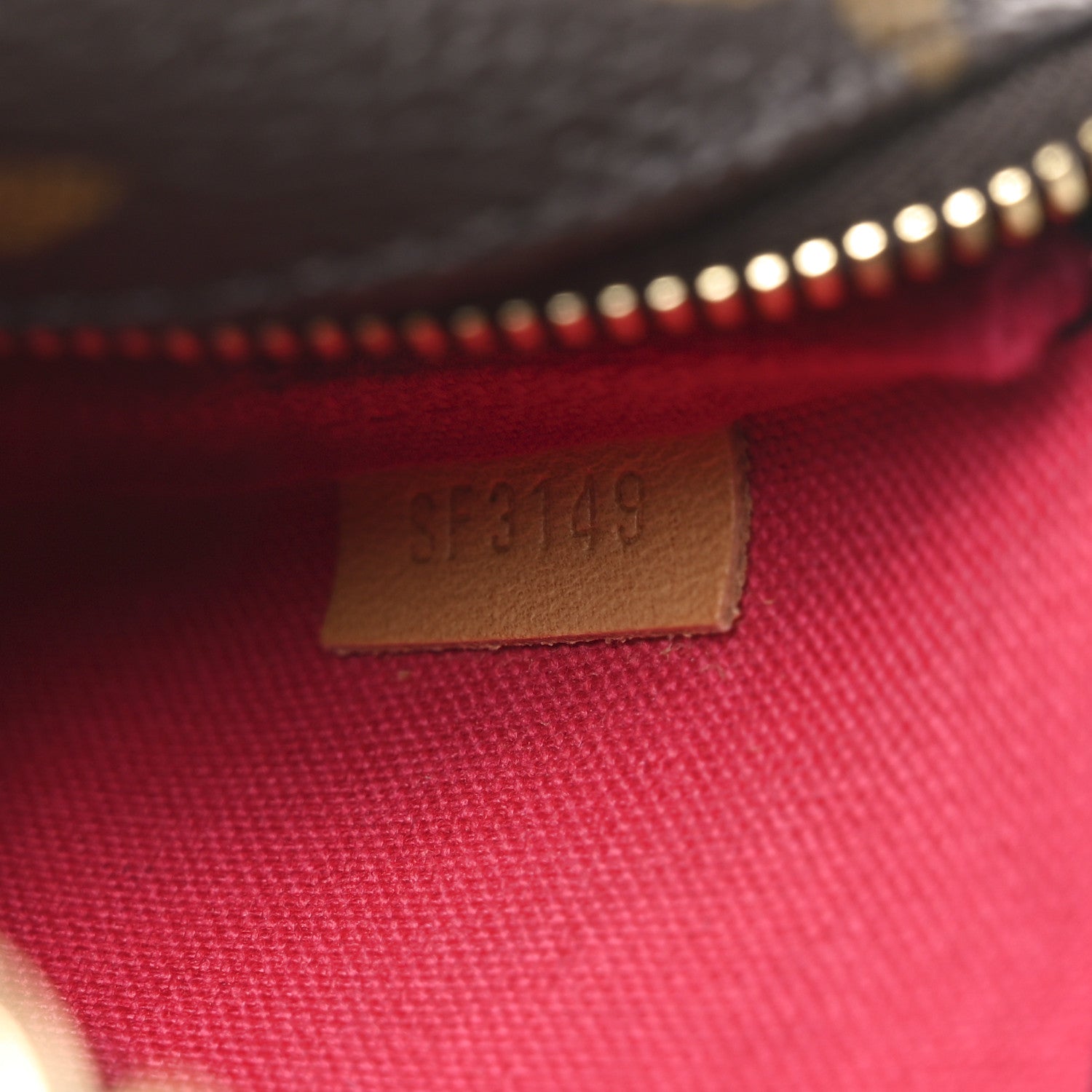 Louis Vuitton Monogram 2019 Christmas Animation Mini Courchevel Pochette Accessories Fuchsia 7 of 7