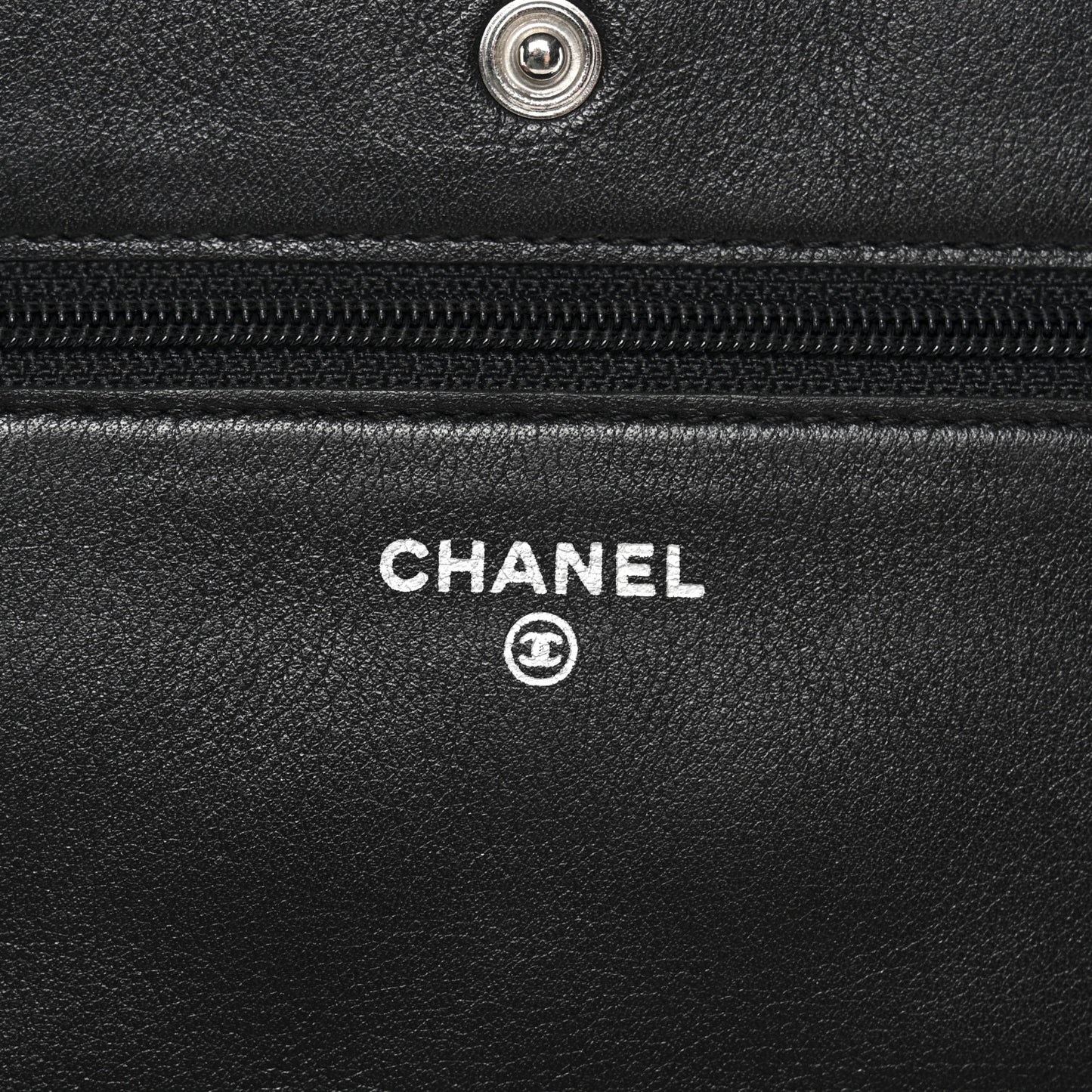 Patent Quilted Wallet On Chain WOC Black