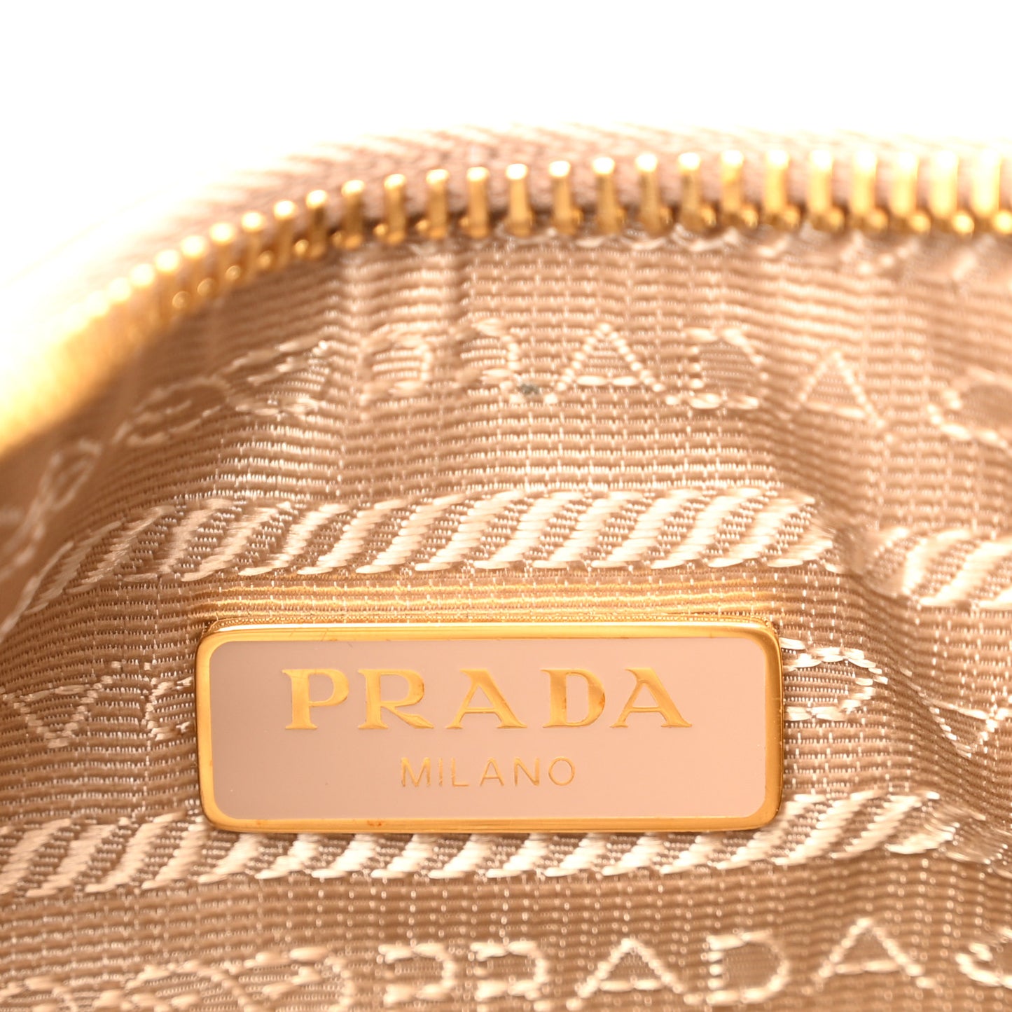 Saffiano Re-Edition 2005 Shoulder Bag Cammeo
