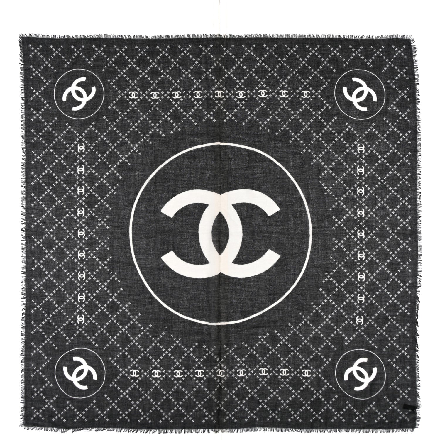 CHANEL ロゴスカーフ 100✖︎100 Chanel Cashmere Quilted CC Logo Scarf Black 1872789 – FASHIONPHILE
