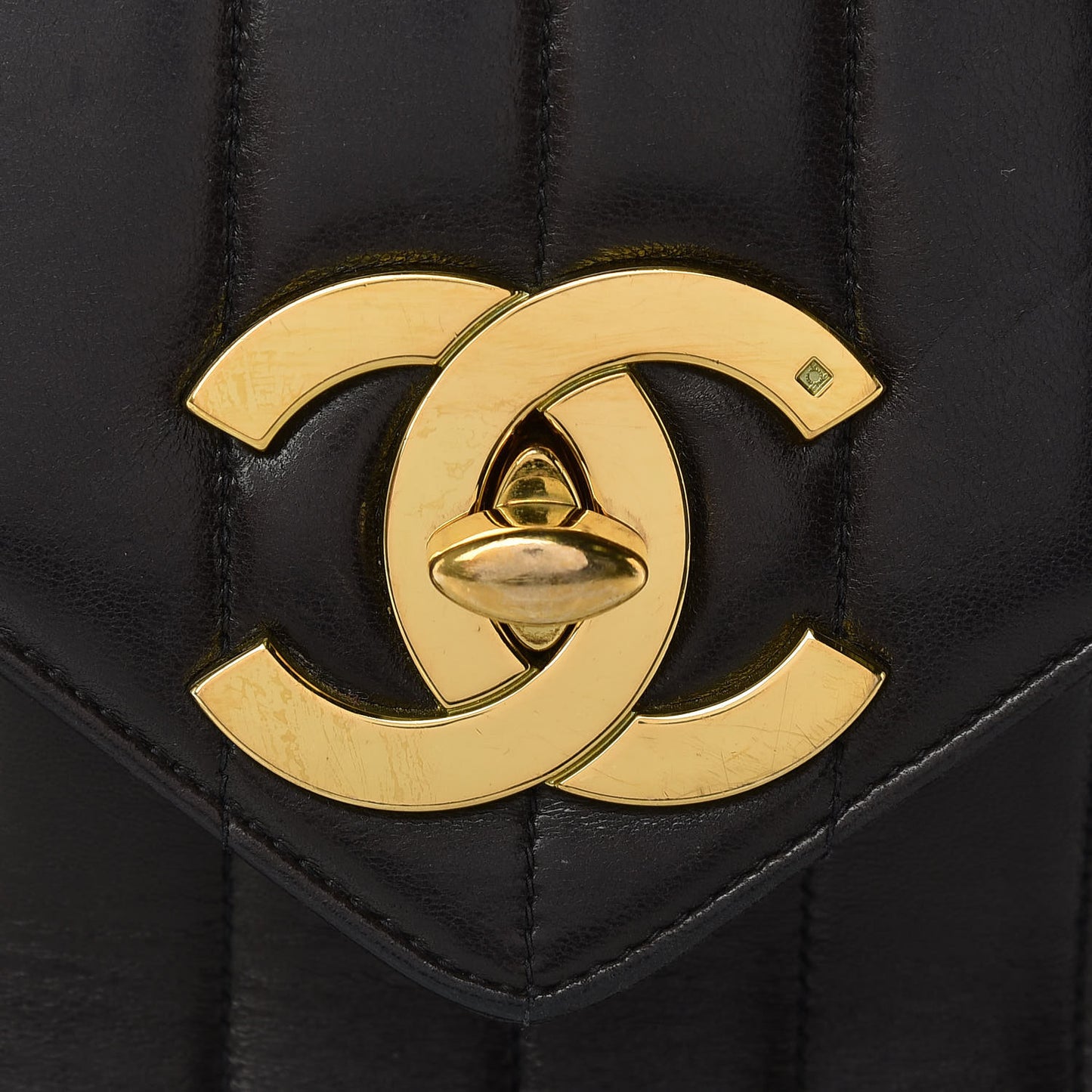 Lambskin Vertical Quilted Flap Camera Case Black