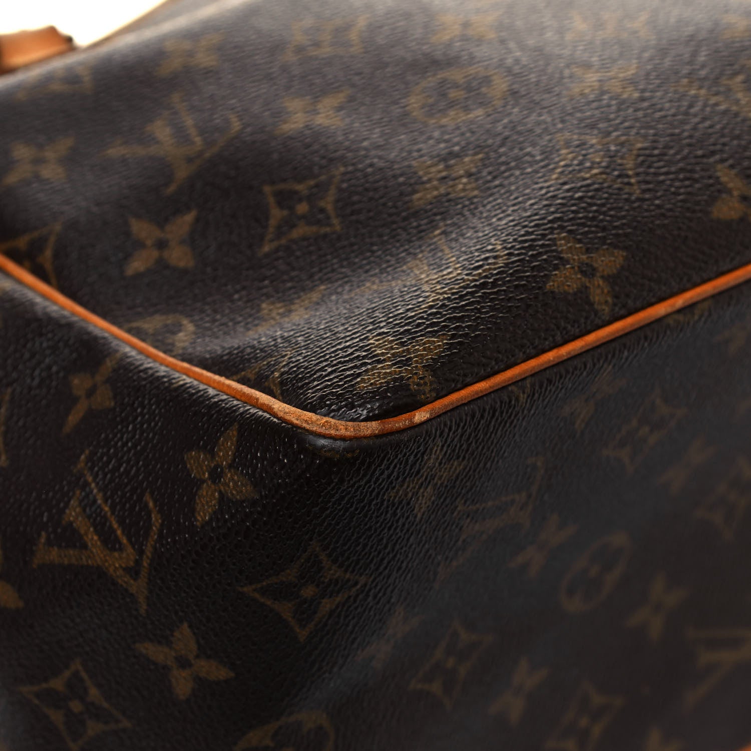 Louis Vuitton Monogram Batignolles 8 of 17