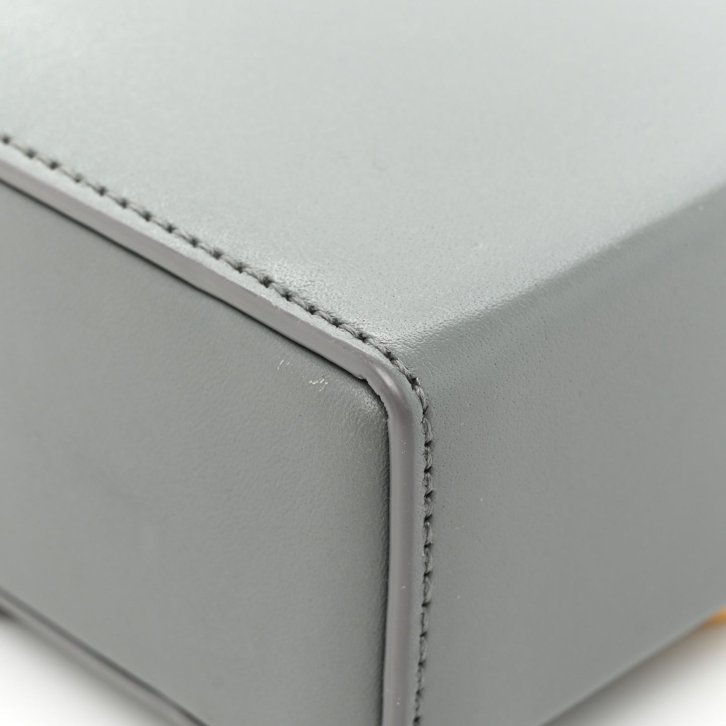 Box Calfskin 30 Montaigne Box Bag Gray