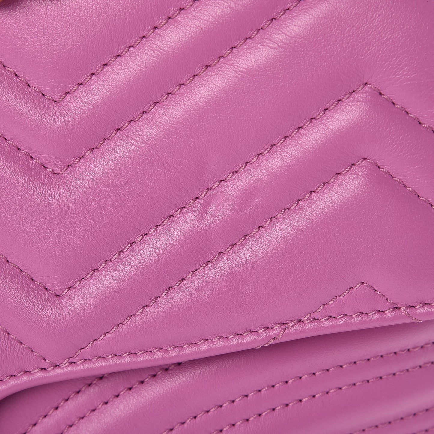 Calfskin Matelasse Medium GG Marmont Shoulder Bag Candy Mousse