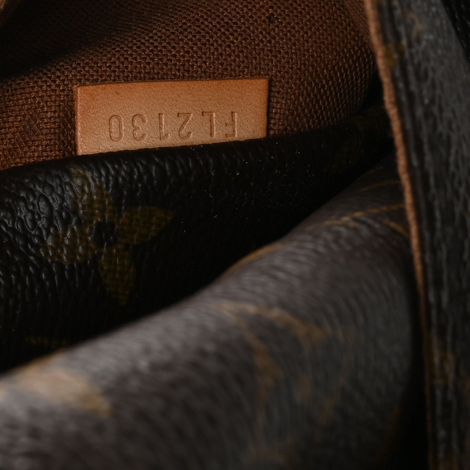 Louis Vuitton Monogram Totally MM 7 of 10