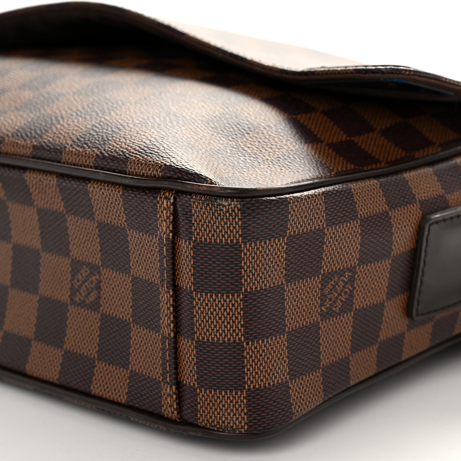 Louis Vuitton Damier Ebene Shelton MM 9 of 9