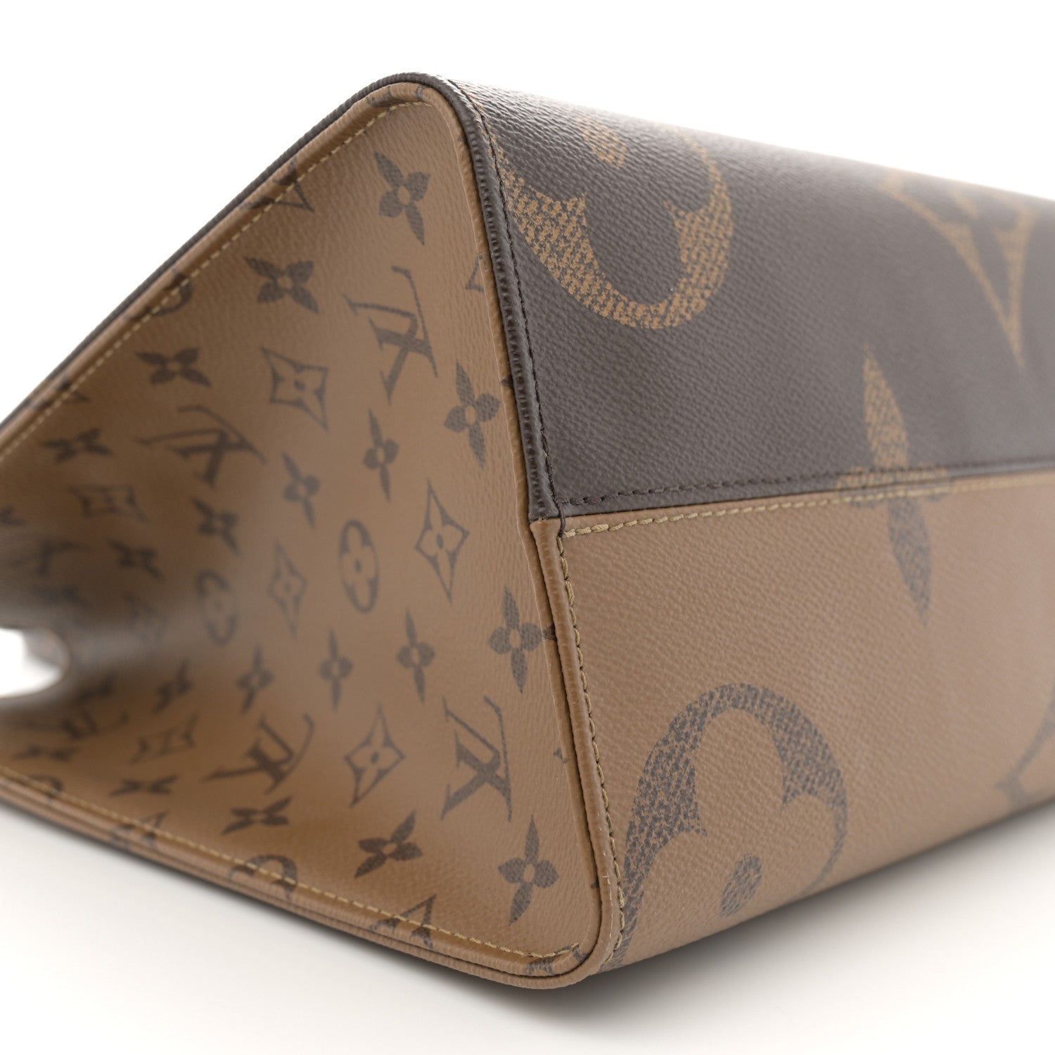 Louis Vuitton Reverse Monogram Giant Onthego MM 9 of 13