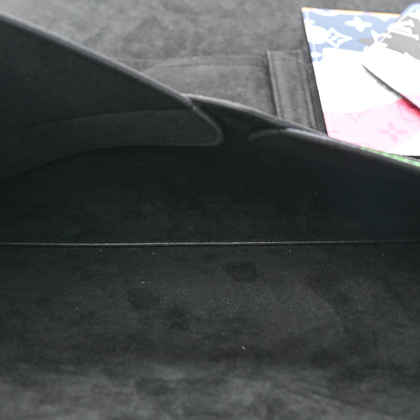 Monogram Portrait Mark Folder Laptop Sleeve Multicolor