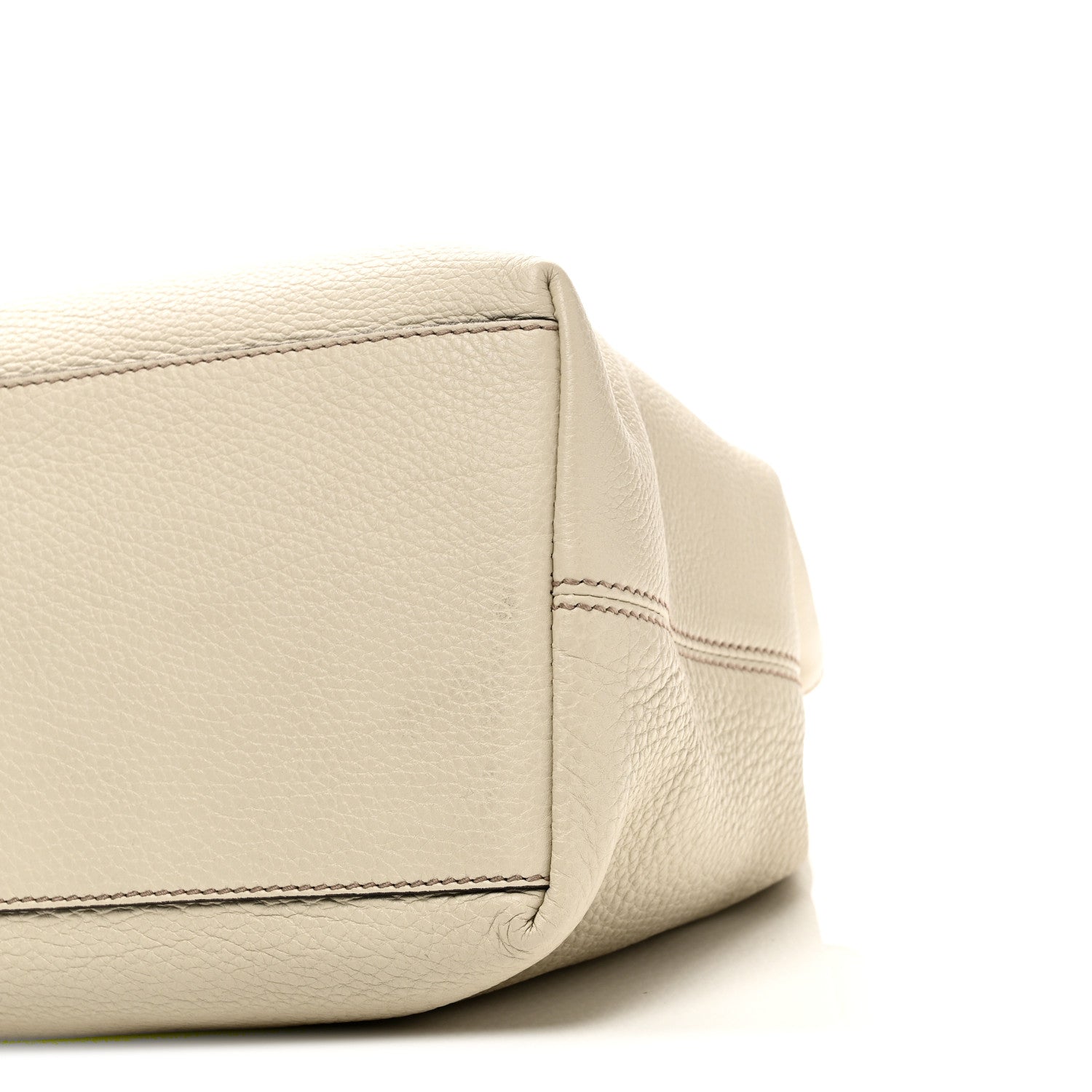 Gucci Pebbled Calfskin Medium Soho Chain Shoulder Bag  Off White 10 of 10