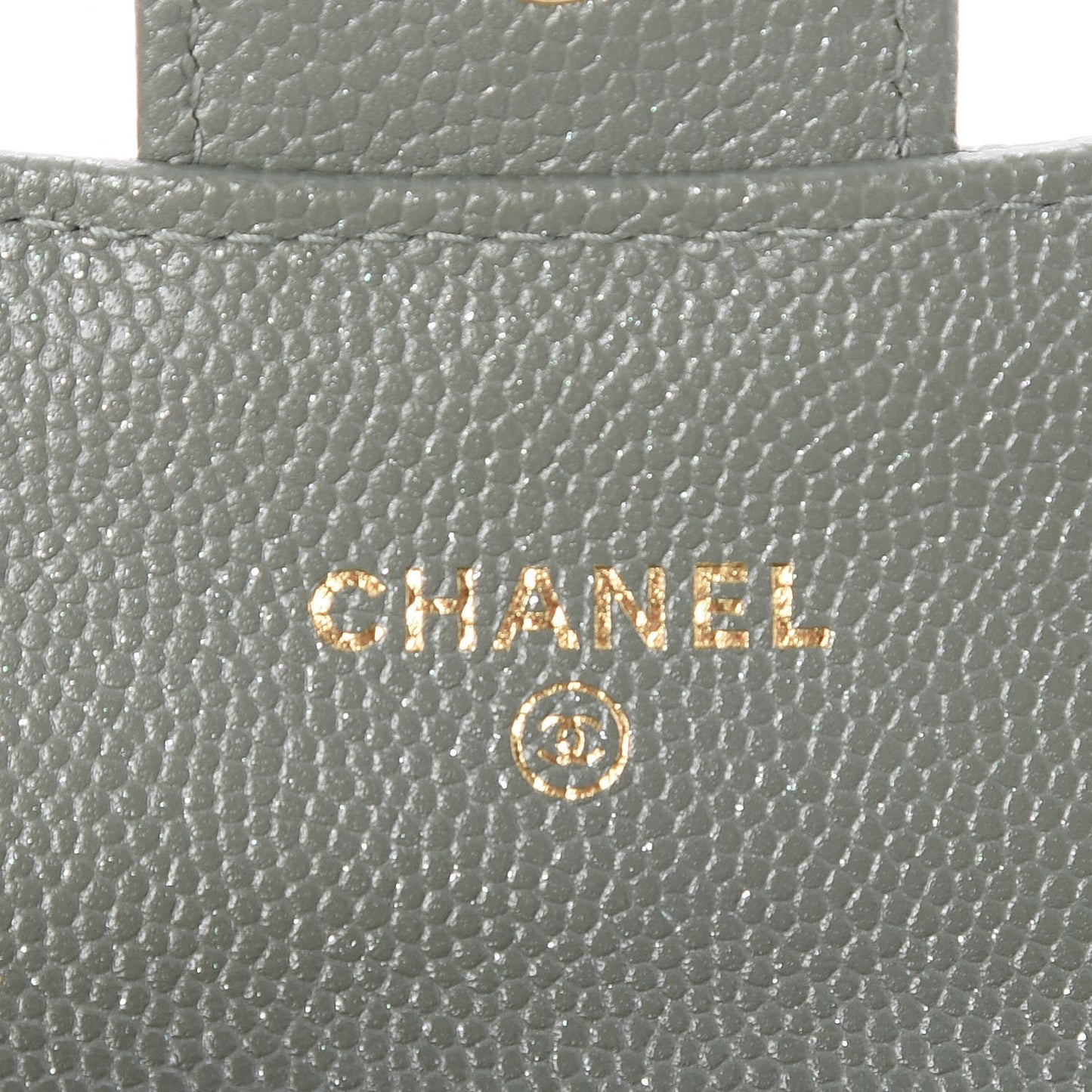 Iridescent Caviar Quilted Flap Card Holder Green