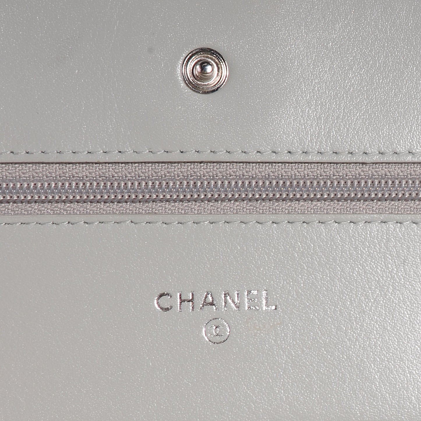 Patent Quilted Brilliant Wallet On Chain WOC Silver