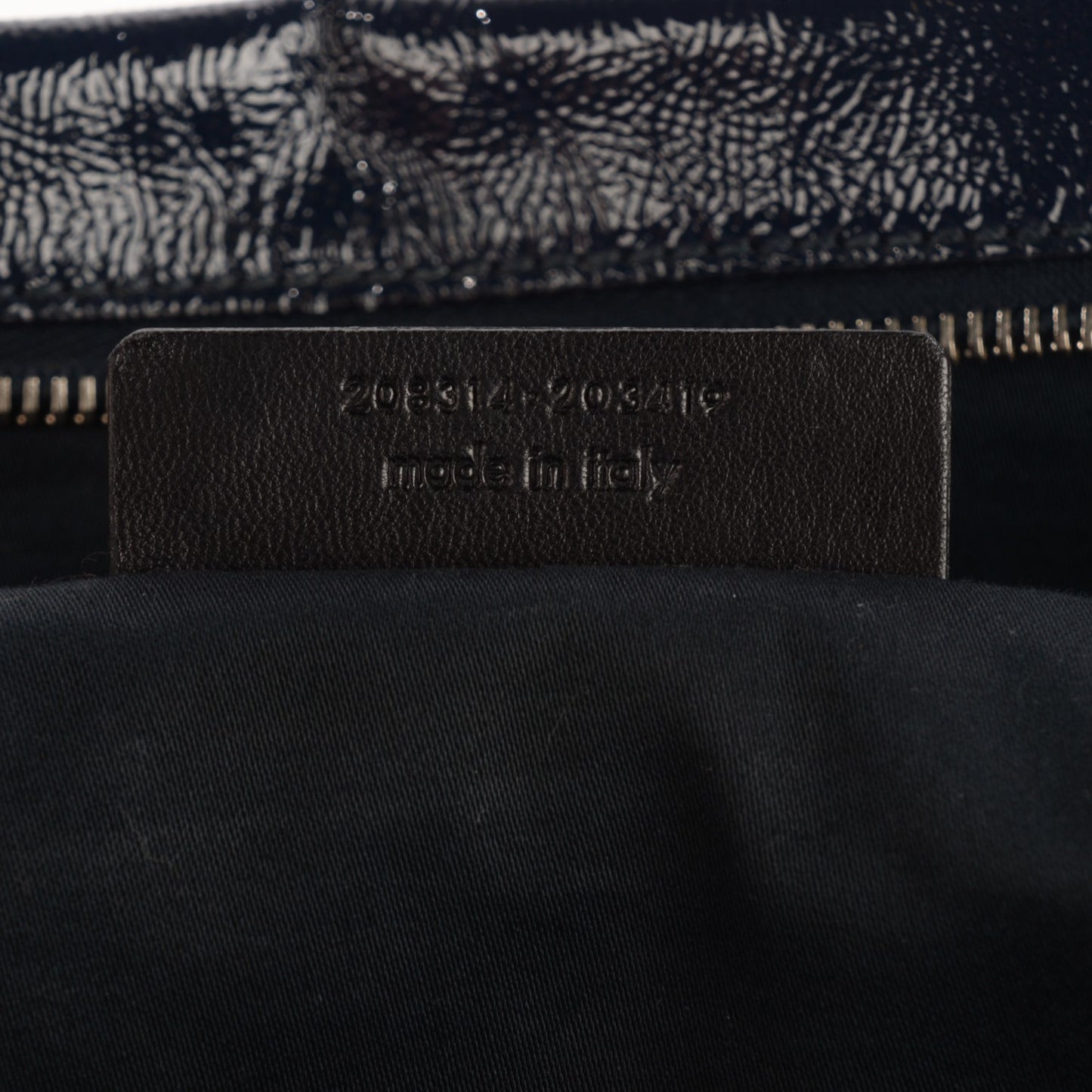 Textured Patent Medium Easy Sac Navy