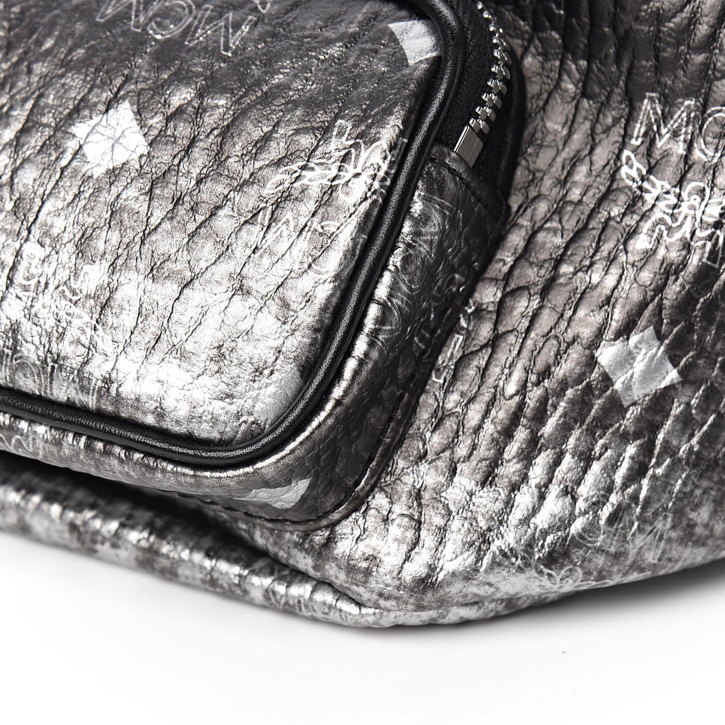Gradation Visetos Medium Belt Bag Silver