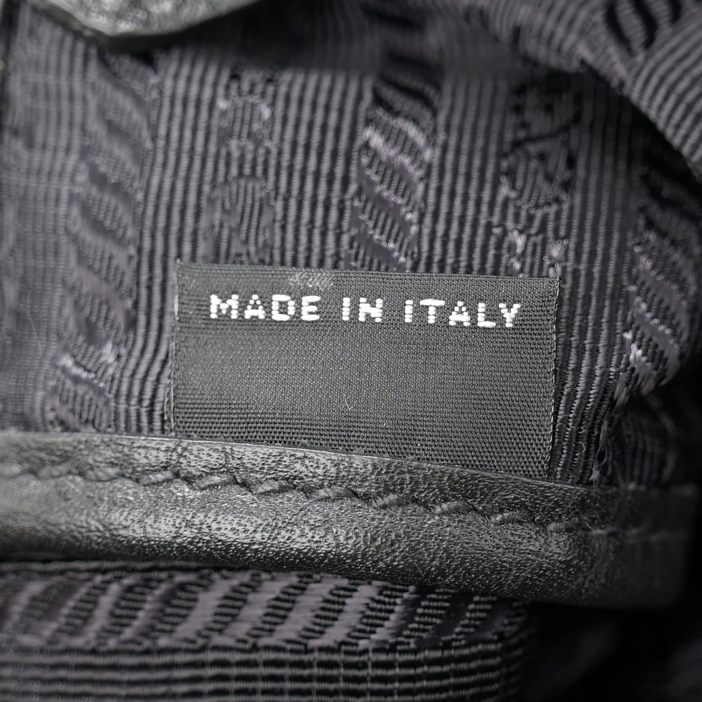 Vitello Daino Tote Black
