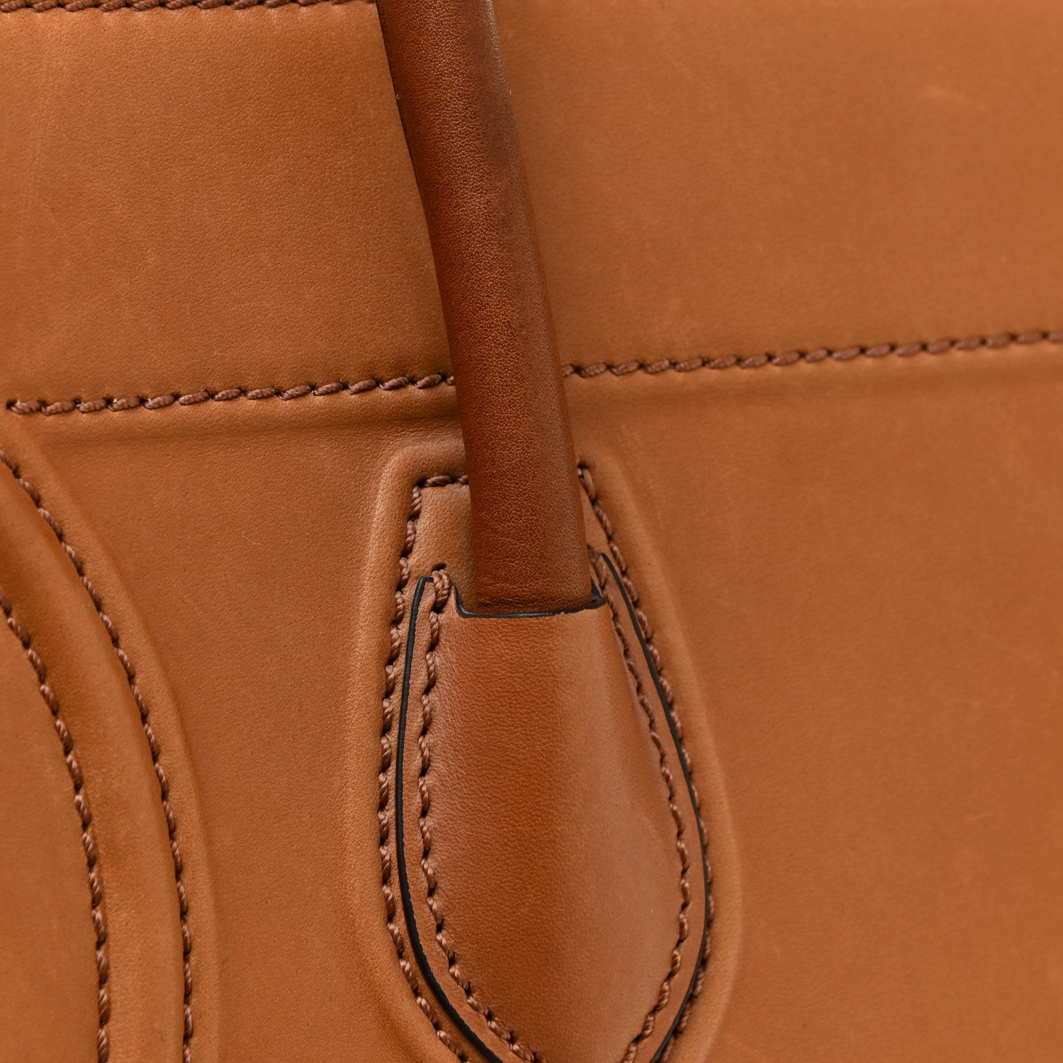 Celine Smooth Calfskin Medium Phantom Luggage Tan 13 of 22