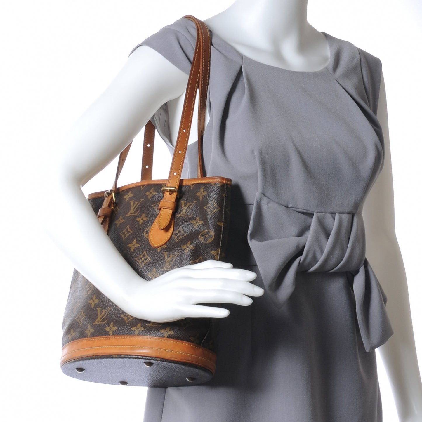 Monogram Petit Bucket 23