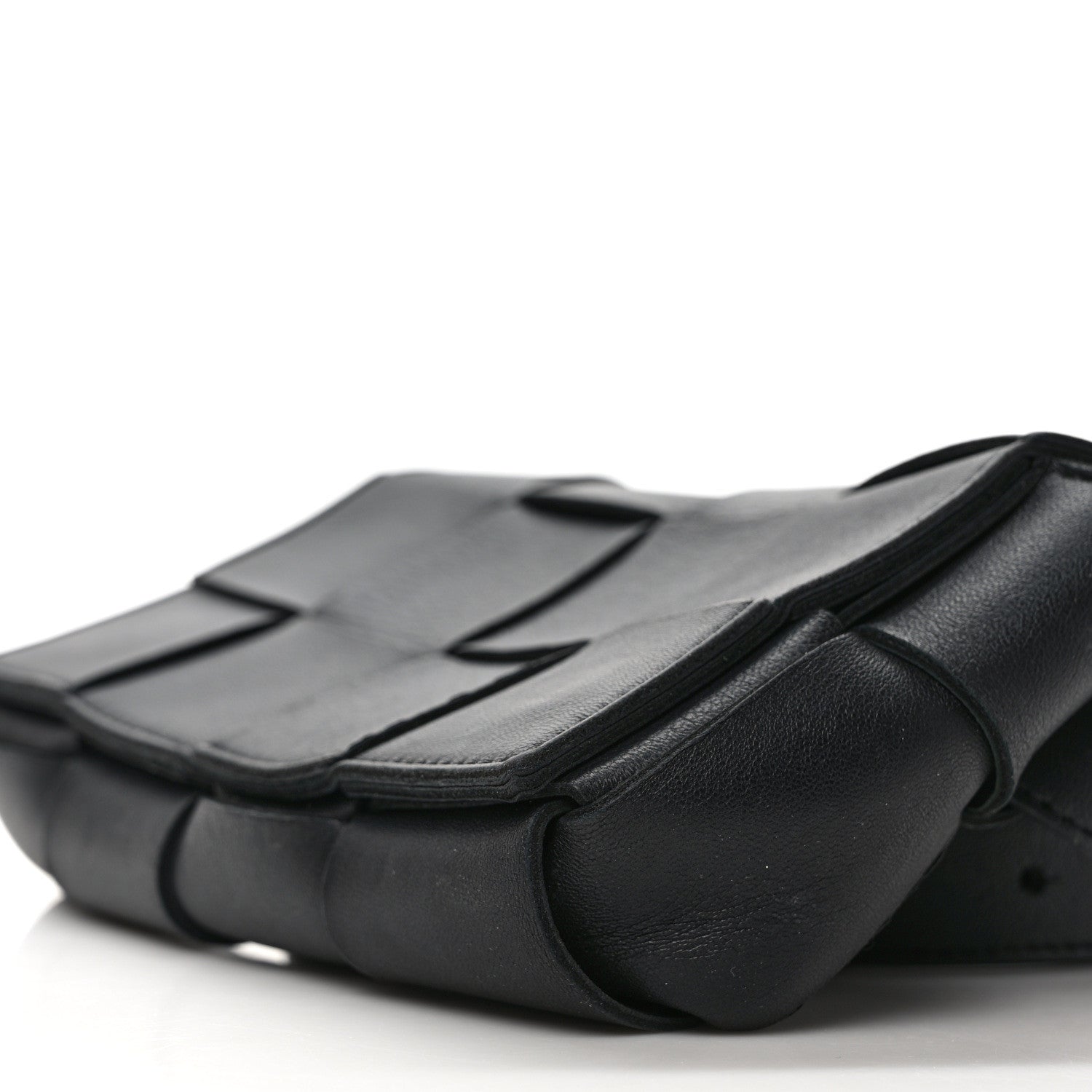 Bottega Veneta Nappa Maxi Intreccio The Belt Cassette Bag Black 8 of 9