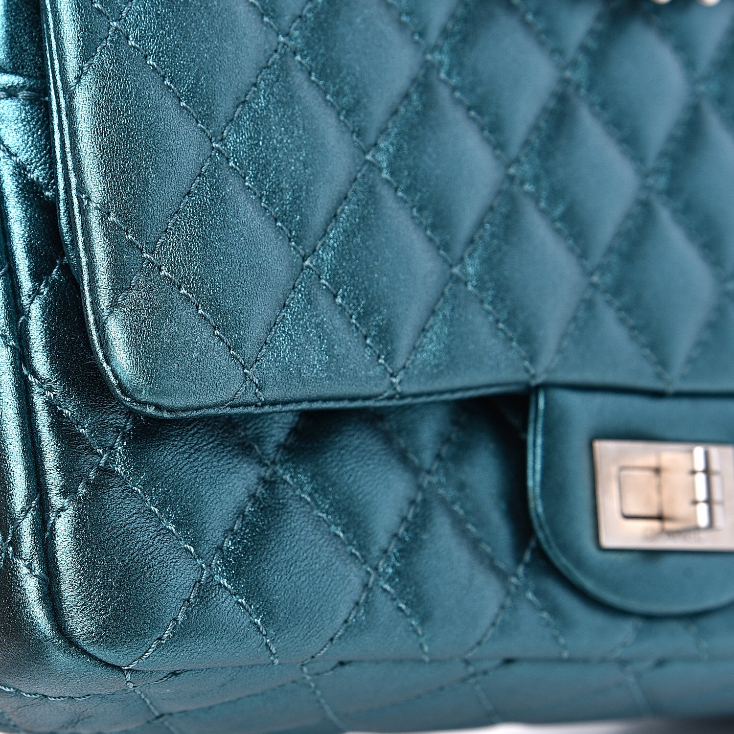 Chanel Metallic Calfskin 2.55 Reissue 225 Flap Turquoise 10 of 14