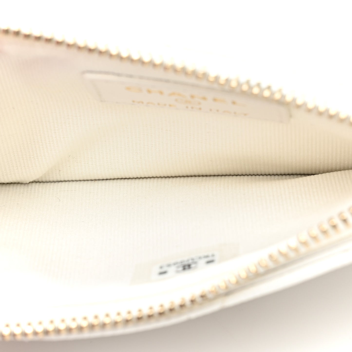 Caviar Quilted Flap Zip Card Holder White