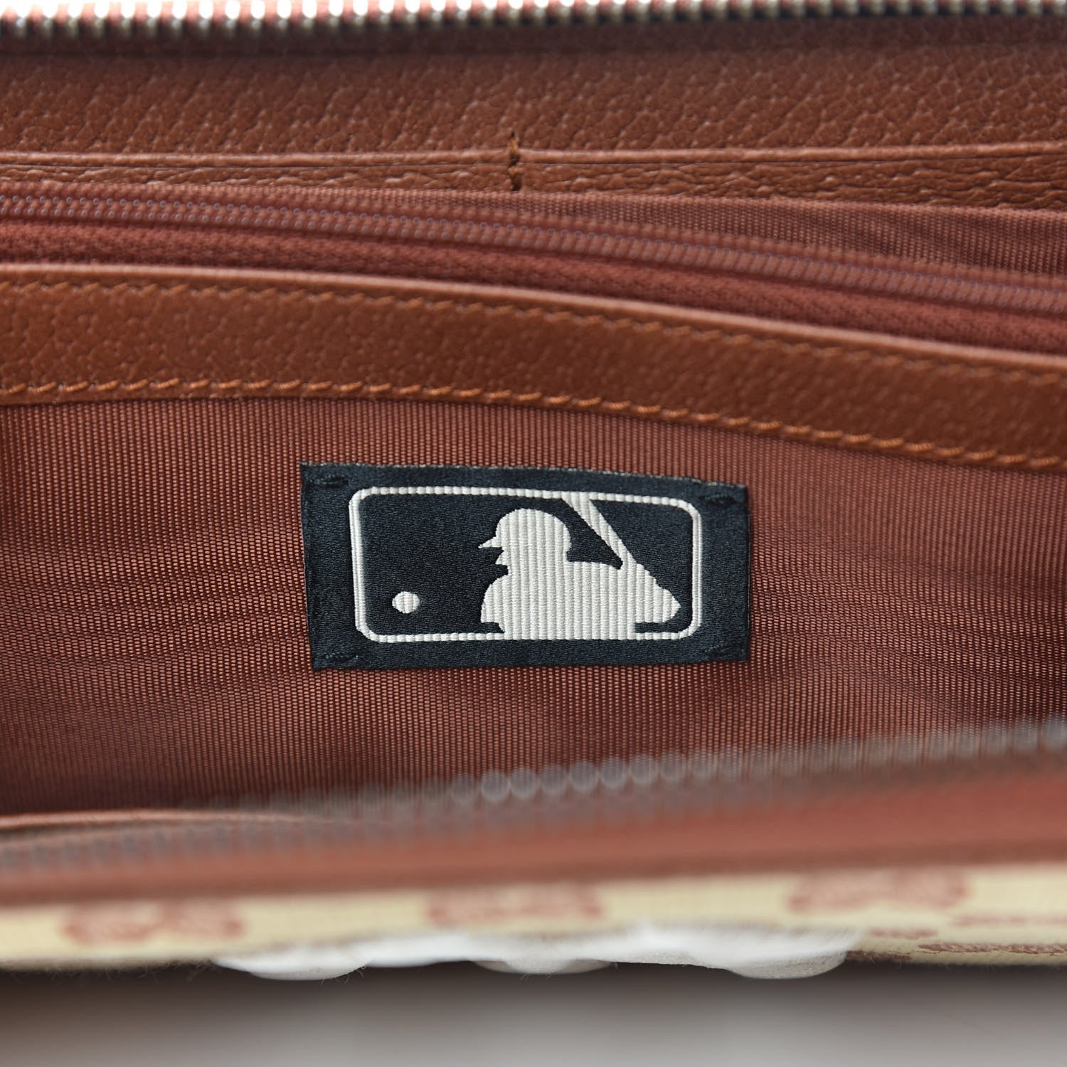 Gucci X MLB GG Monogram NY Yankees Zip Around Wallet Beige Ruggine Ivory 6 of 9