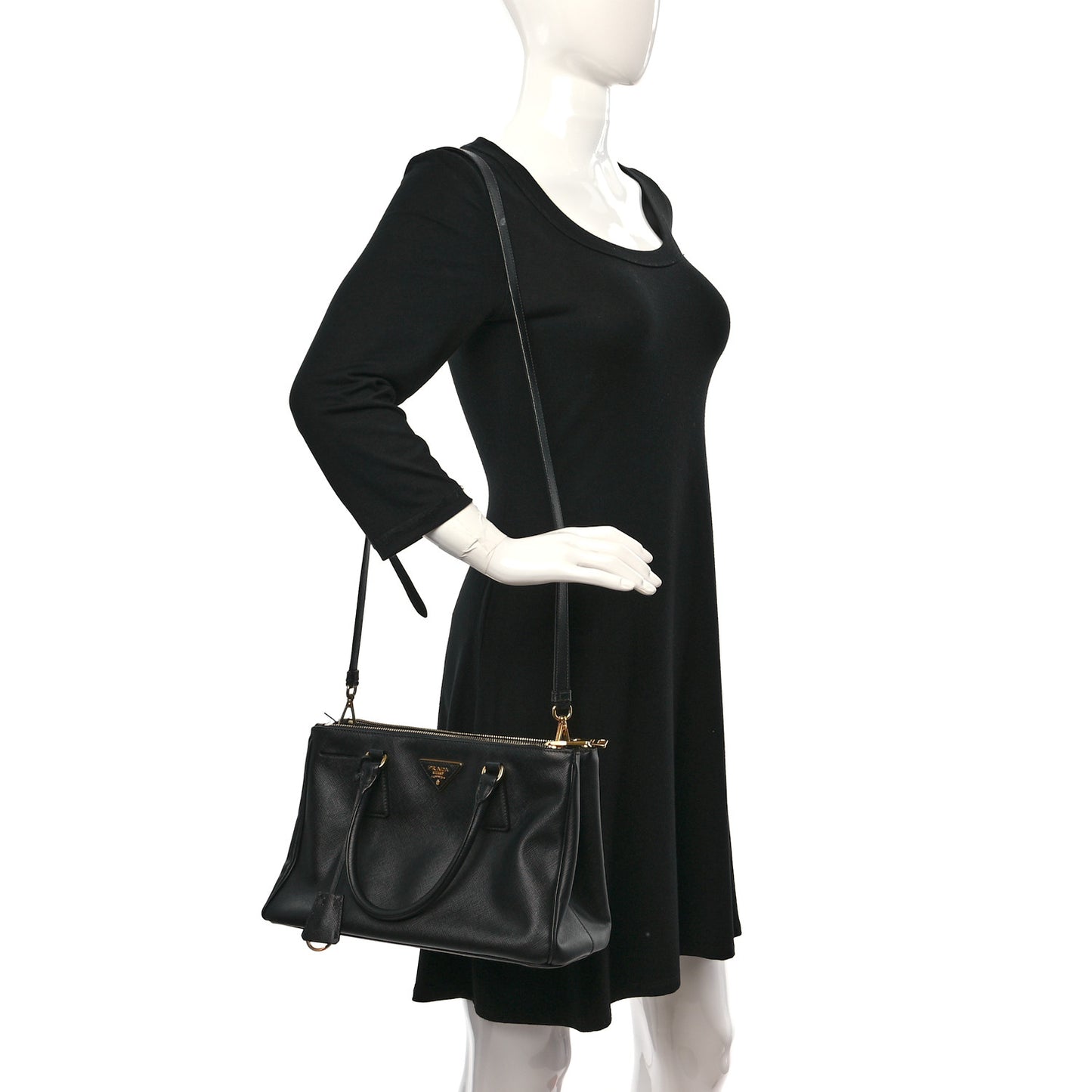 Saffiano Medium Galleria Double Zip Tote Black