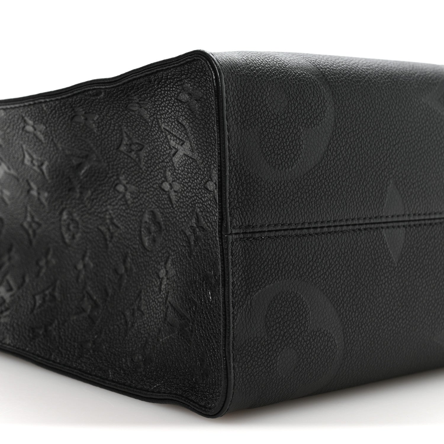 Louis Vuitton Empreinte Monogram Giant Onthego MM Black 8 of 9
