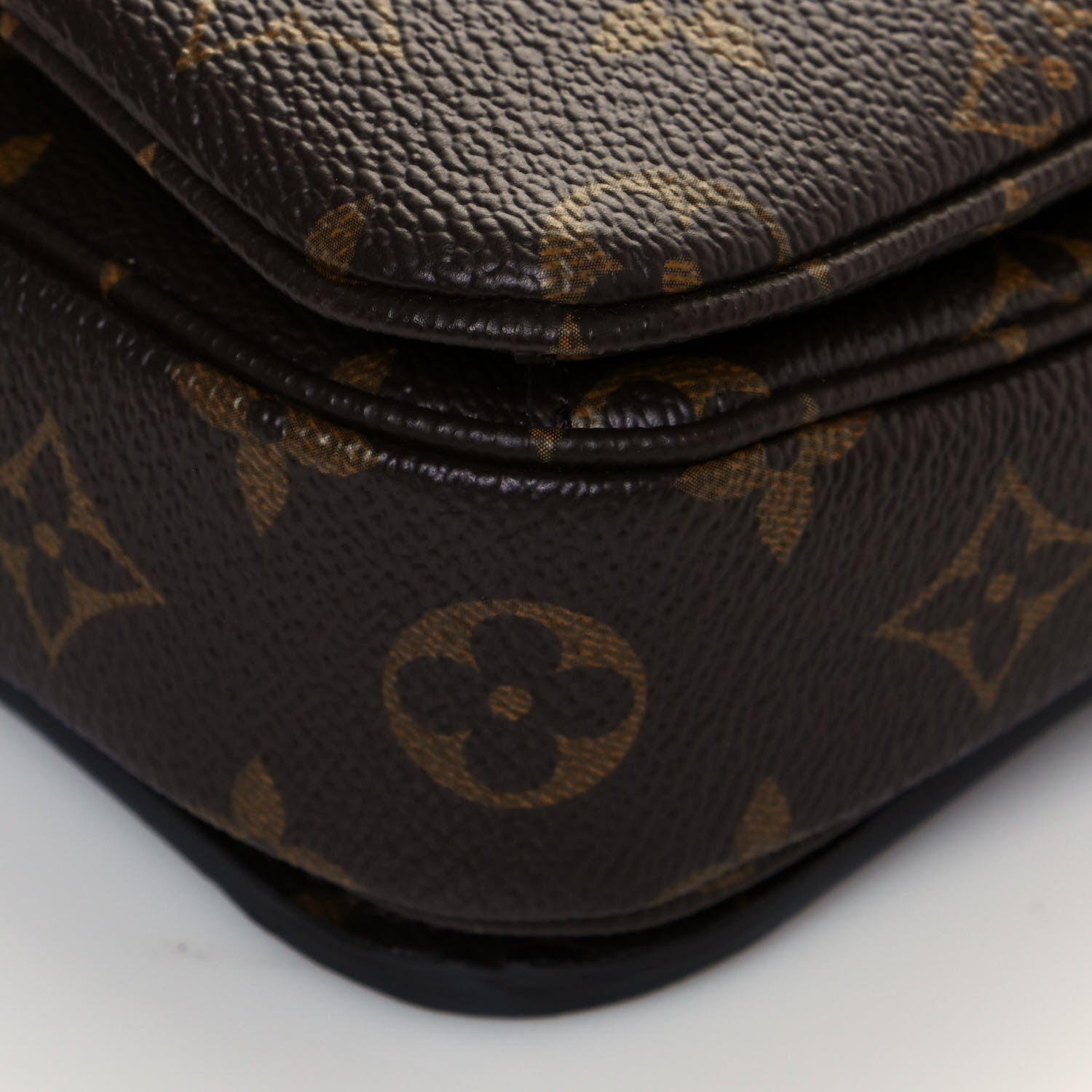Louis Vuitton Monogram Pochette Metis 10 of 13