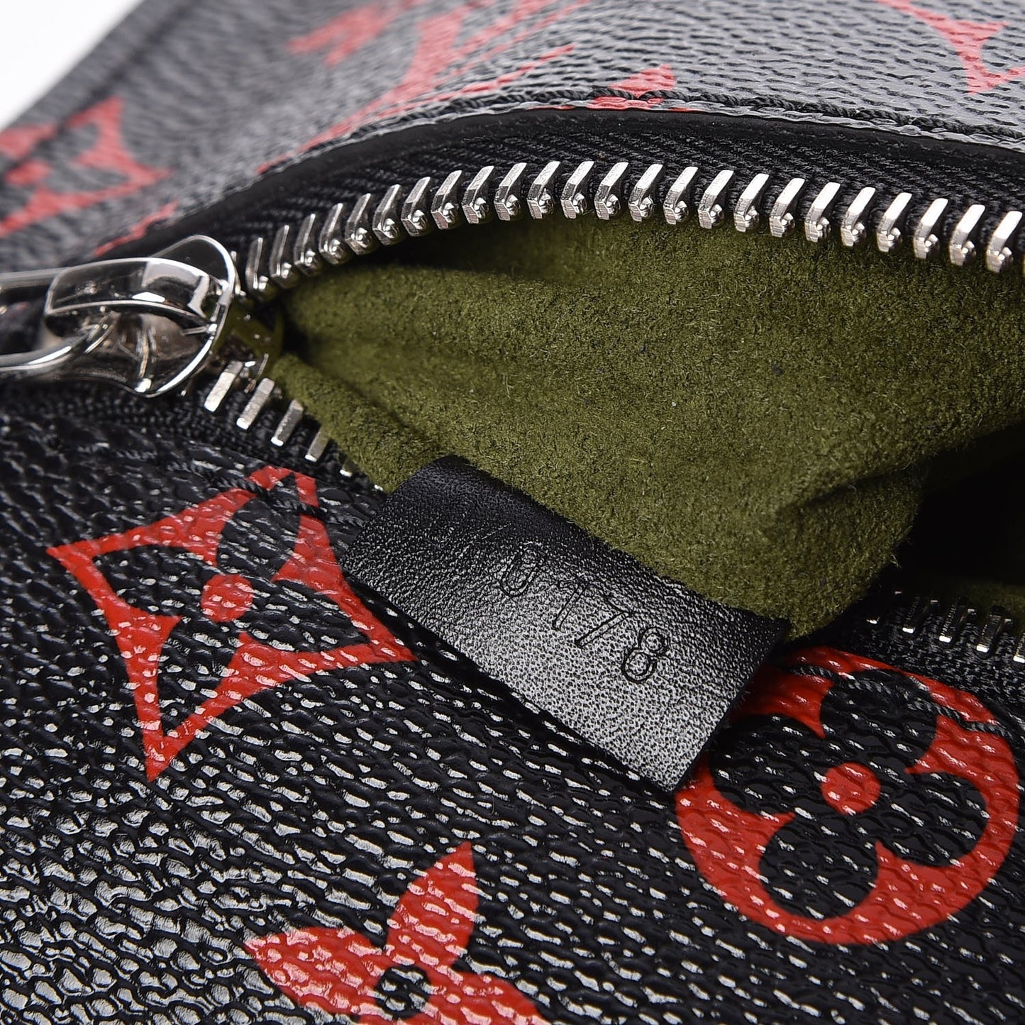 Monogram Infrarouge Pochette Metis