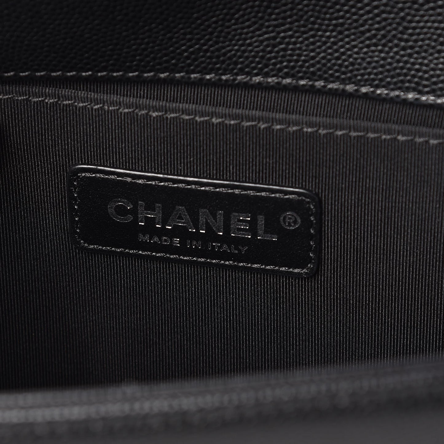 Caviar Chevron Quilted Medium Boy Flap Black