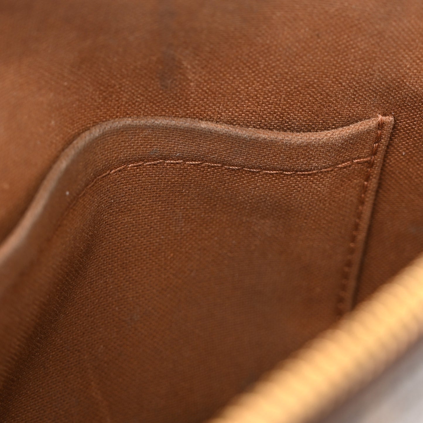 Monogram Alma BB