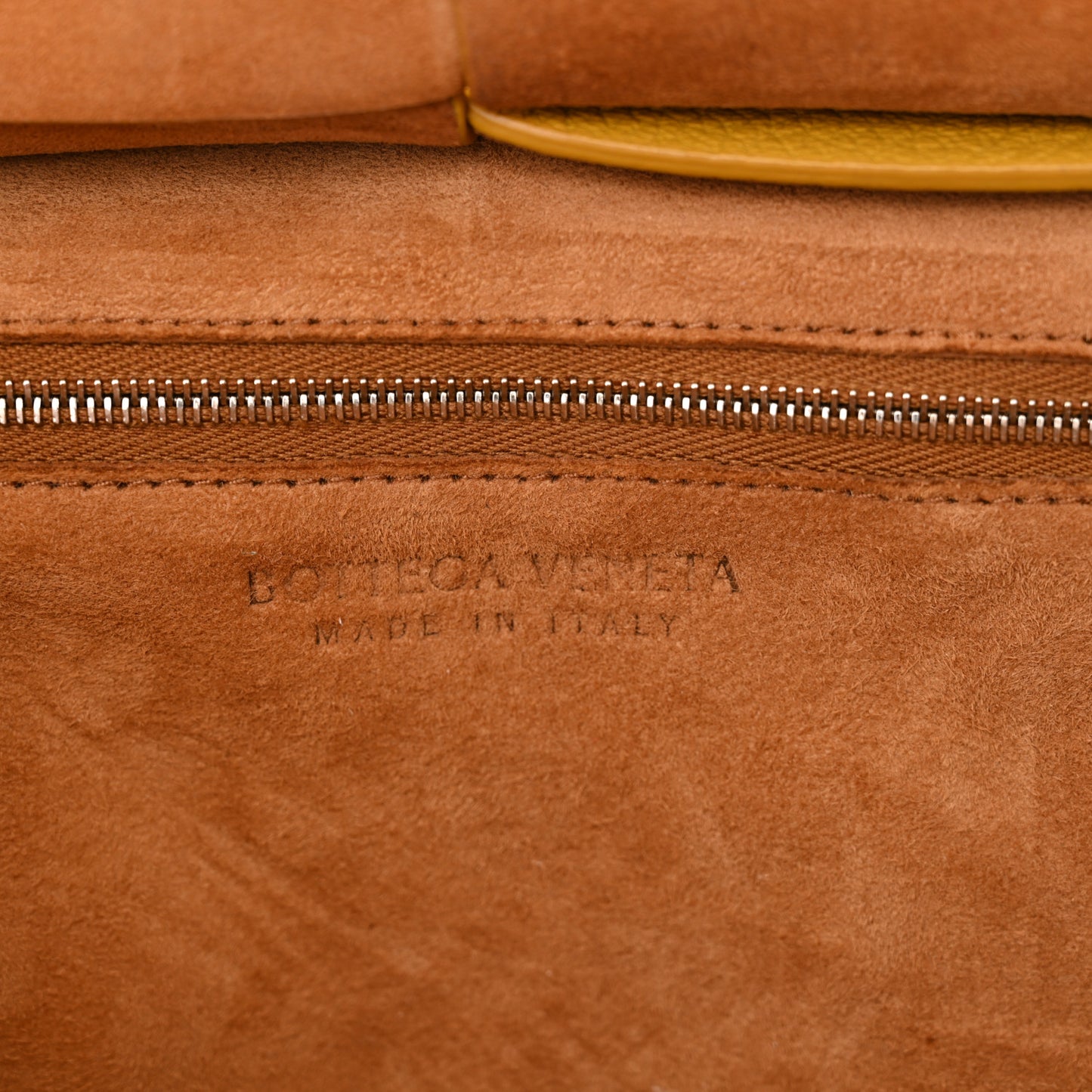 Grained Calfskin Mini Maxi Intrecciato Arco 29