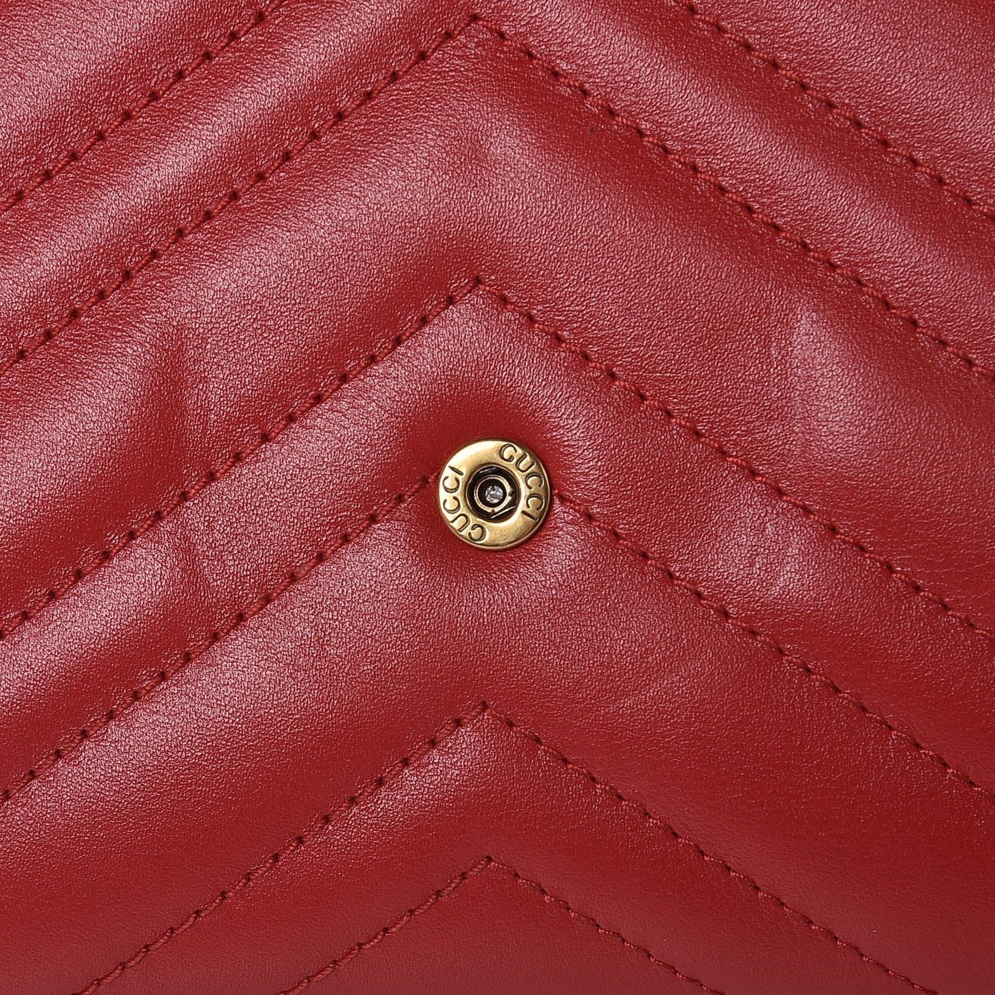 Calfskin Matelasse Mini GG Marmont Chain Wallet Hibiscus Red