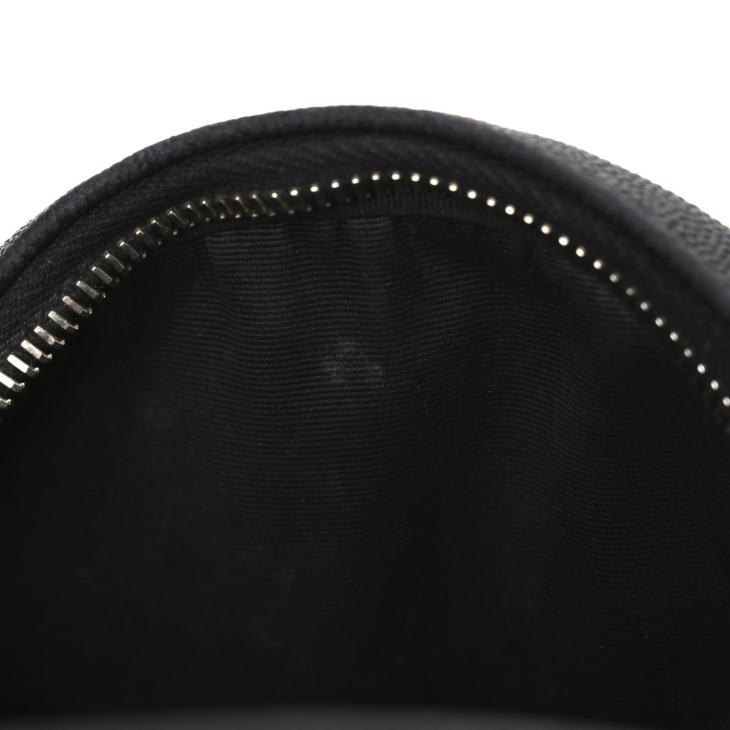 Saint Laurent Grain De Poudre Matelasse Chevron Quilted Round Vinyle Camera Bag Black 11 of 12