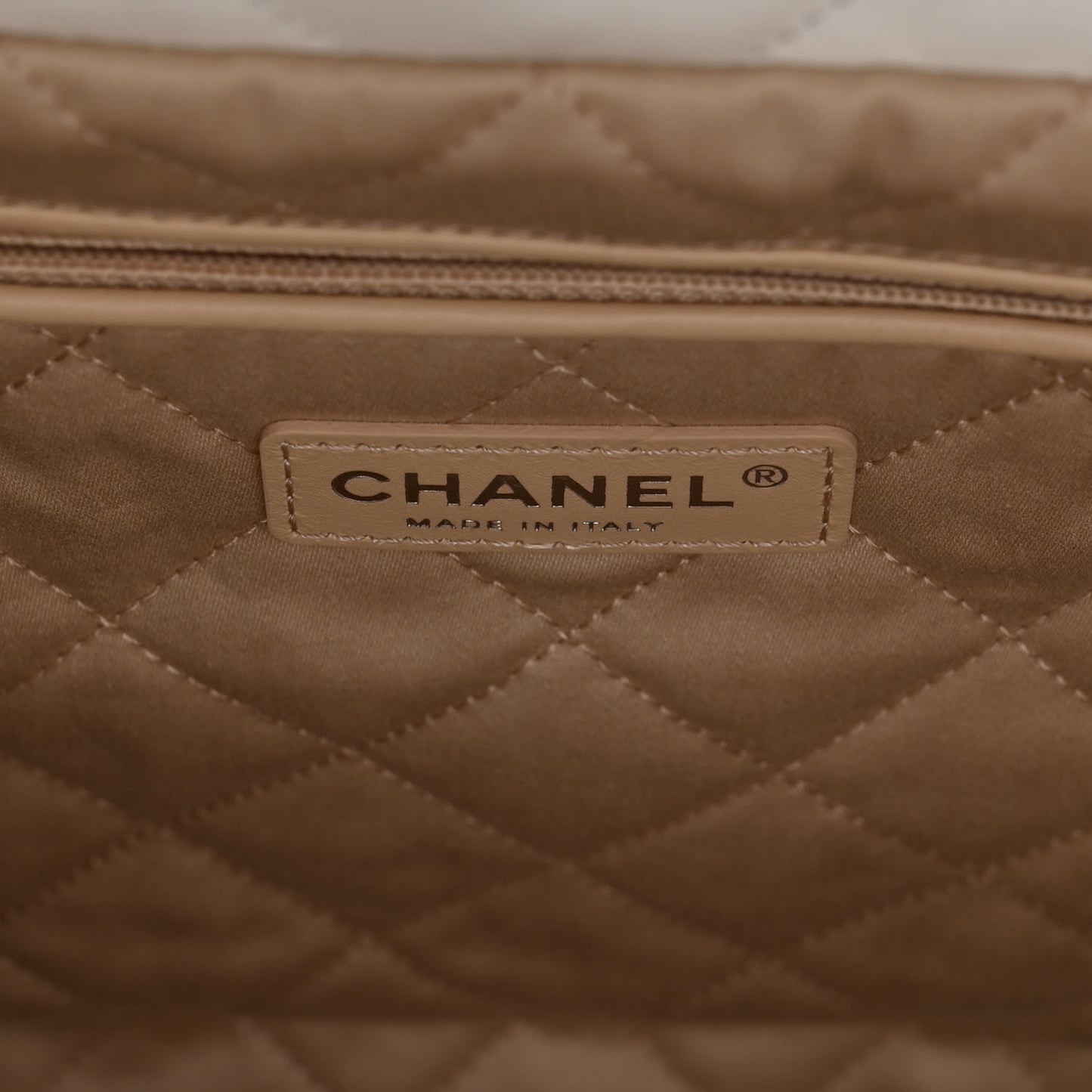 Shiny Calfskin Quilted Small Rainbow Chanel 22 White