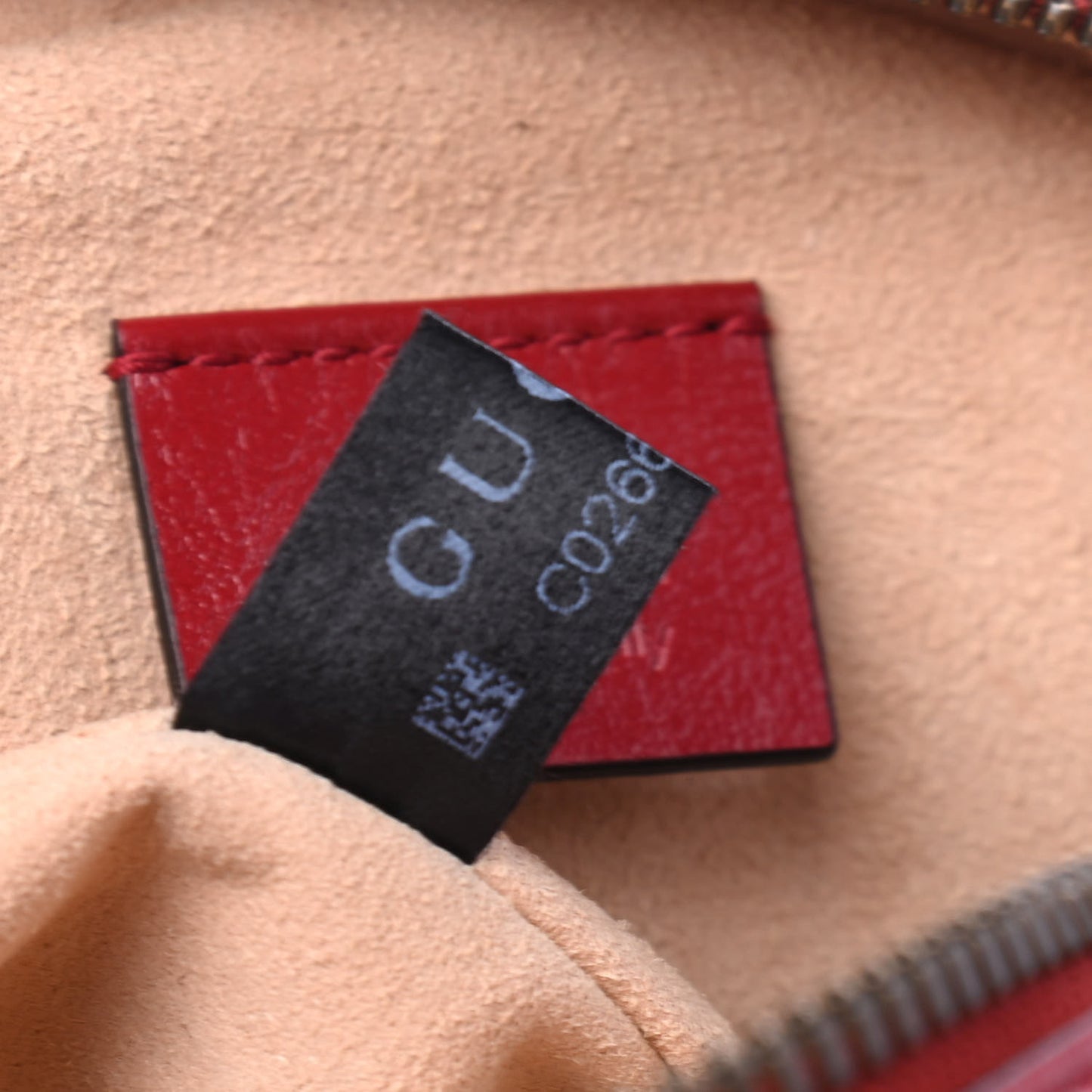 Glazed Calfskin Matelasse Heart Mini GG Marmont Round Shoulder Bag Romantic Cerise